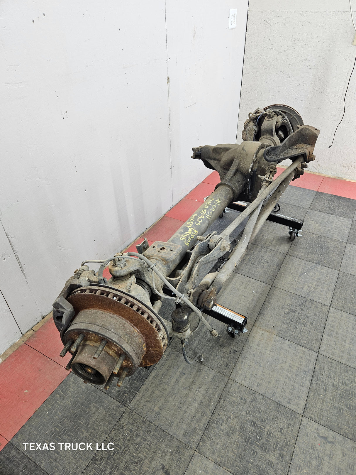 1999-2004 Ford Super Duty F250 F350 SRW Front Axle 3.73 Gear Ratio