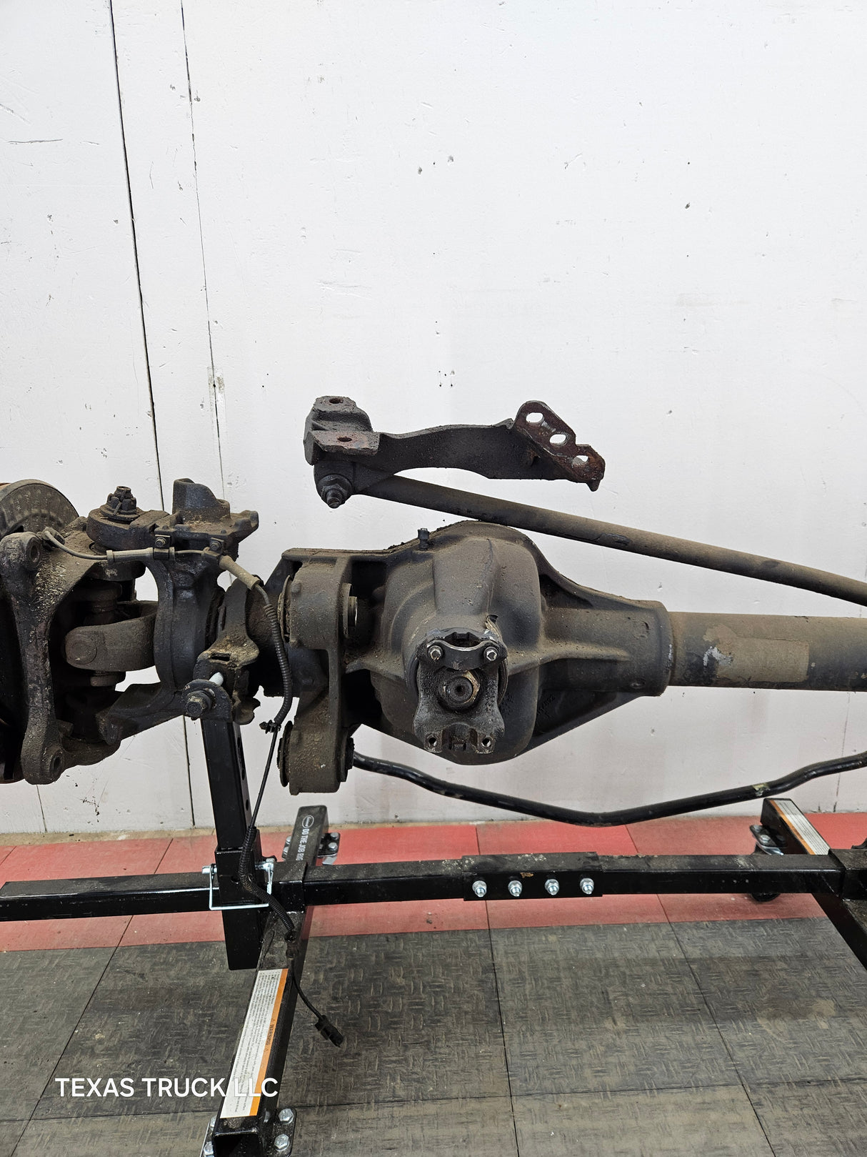 2013-2016 Ford Super Duty F250 F350 FRONT Axle 3.31 Gear Ratio
