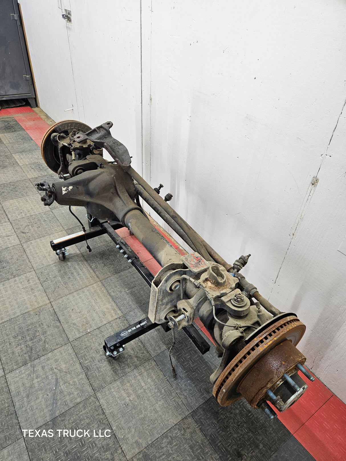 2013-2016 Ford Super Duty F250 F350 FRONT Axle 3.31 Gear Ratio