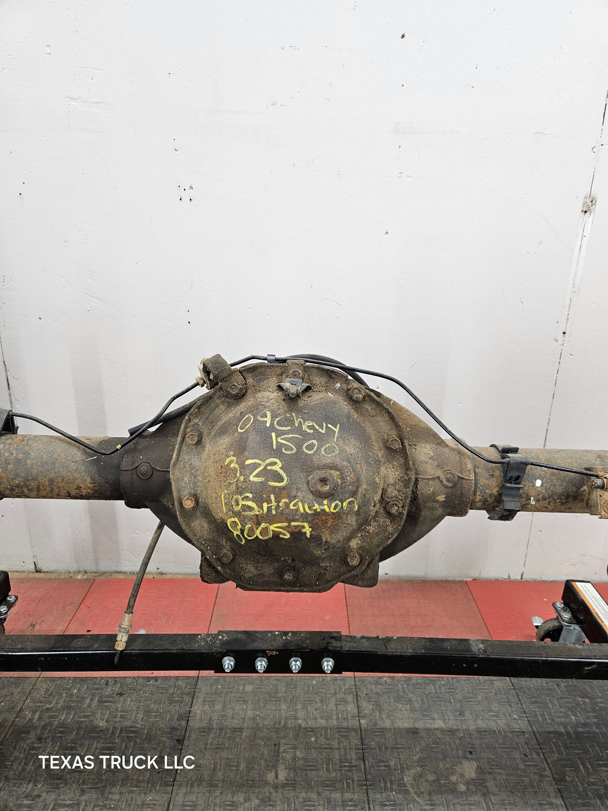 2009-2013 Chevrolet Silverado GMC Sierra 1500 Rear Axle 3.23 Gear Ratio