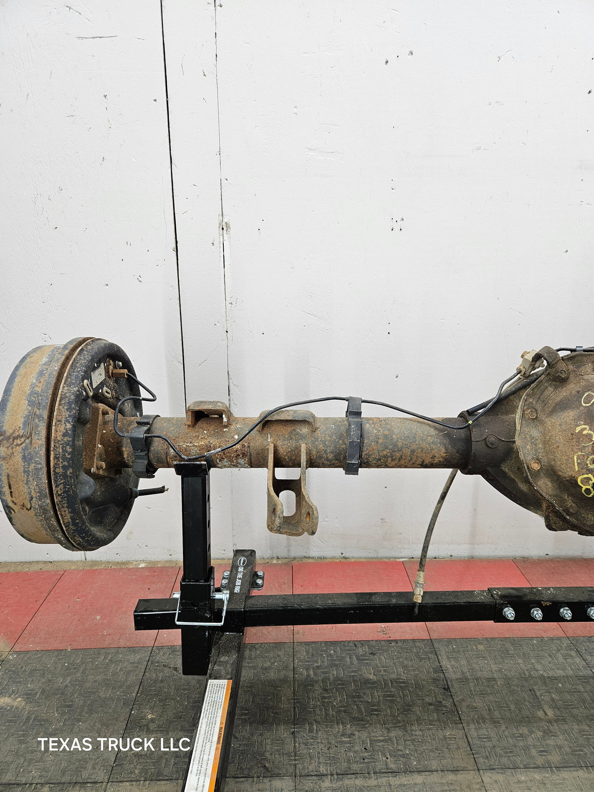 2009-2013 Chevrolet Silverado GMC Sierra 1500 Rear Axle 3.23 Gear Ratio