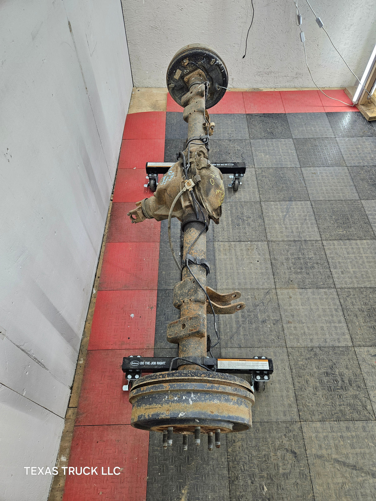 2009-2013 Chevrolet Silverado GMC Sierra 1500 Rear Axle 3.23 Gear Ratio