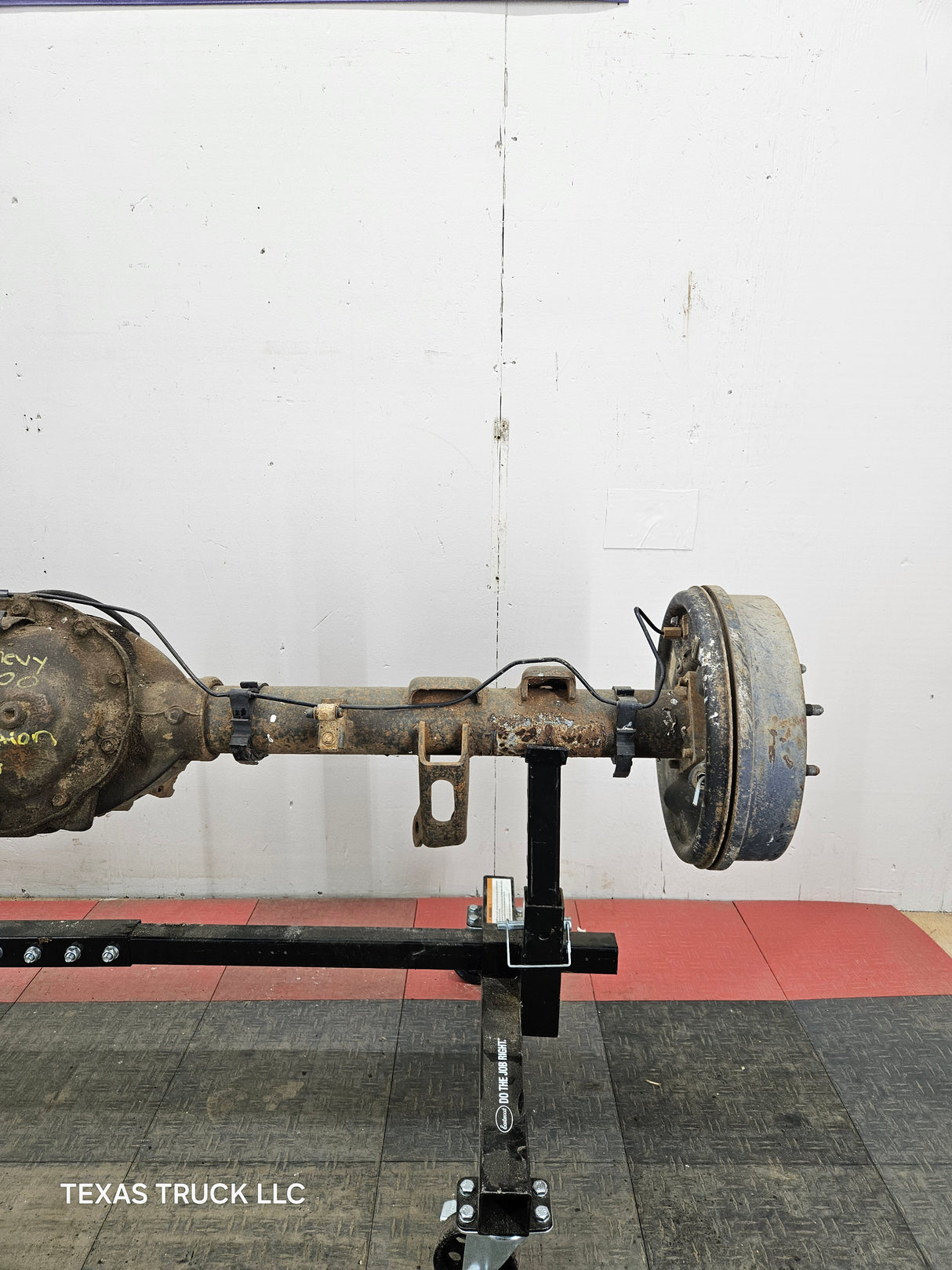 2009-2013 Chevrolet Silverado GMC Sierra 1500 Rear Axle 3.23 Gear Ratio