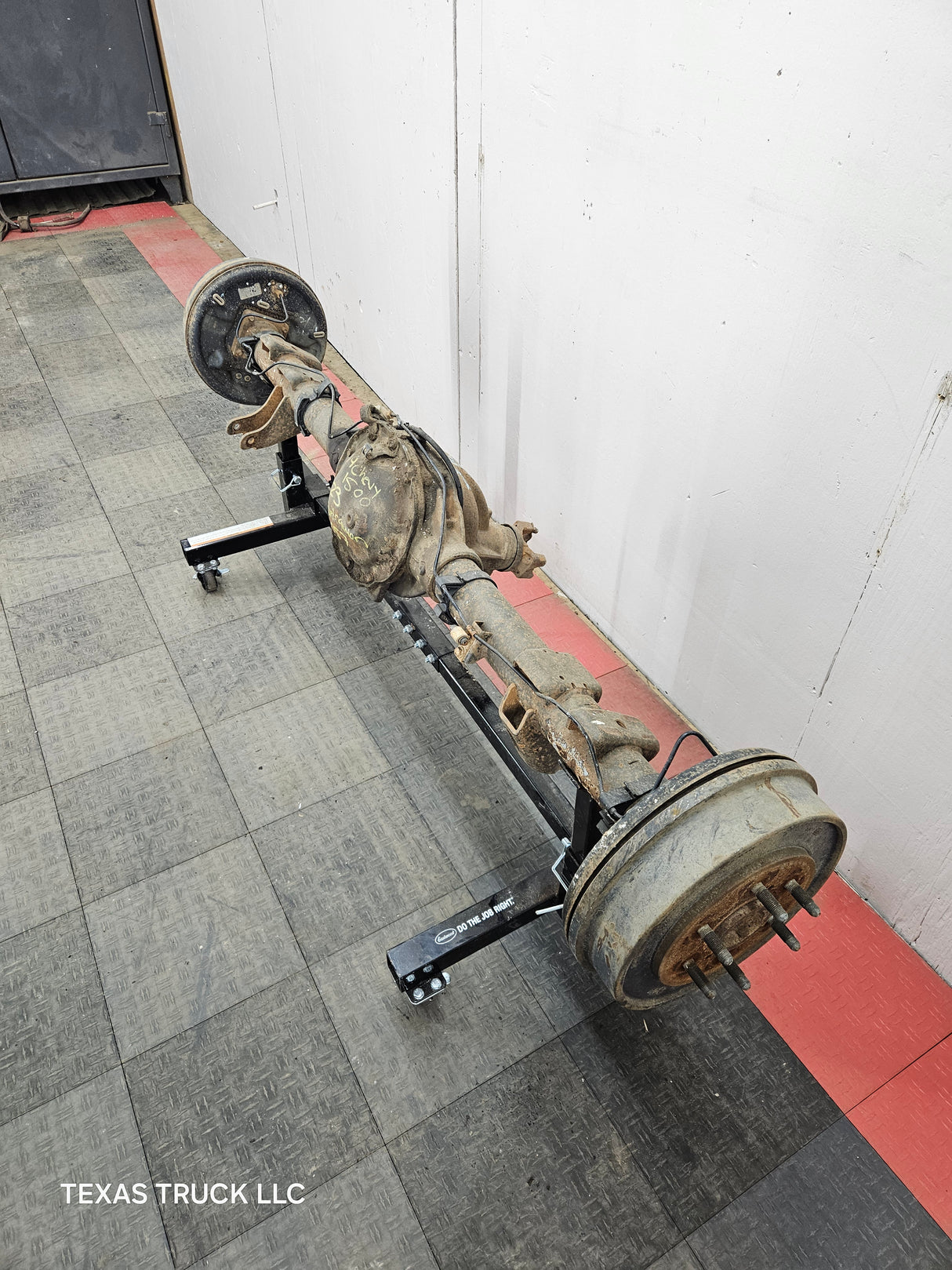 2009-2013 Chevrolet Silverado GMC Sierra 1500 Rear Axle 3.23 Gear Ratio