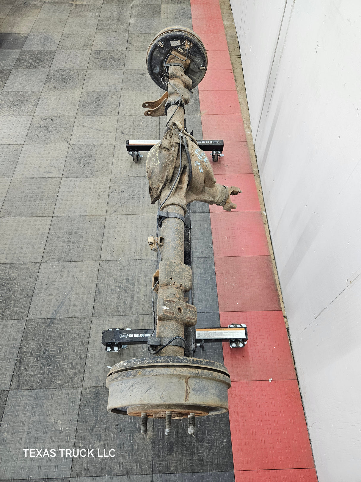 2009-2013 Chevrolet Silverado GMC Sierra 1500 Rear Axle 3.23 Gear Ratio