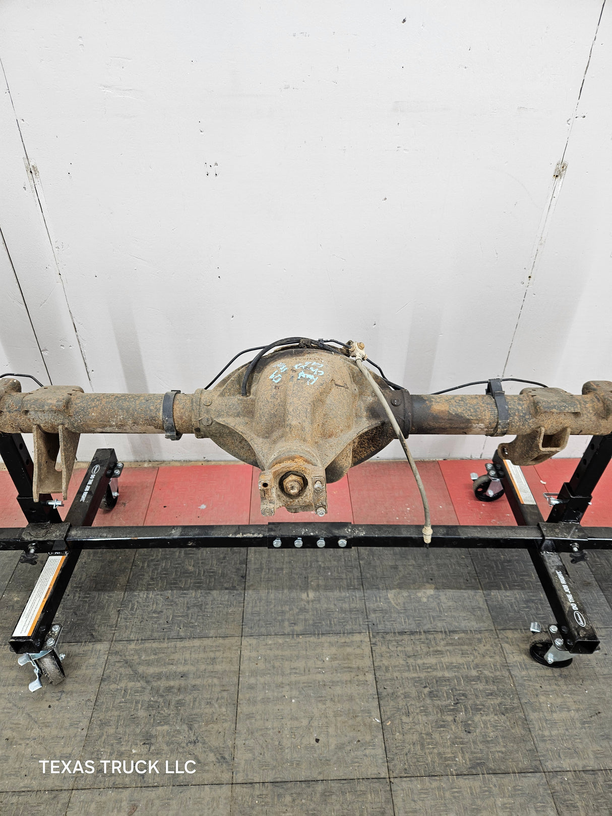 2009-2013 Chevrolet Silverado GMC Sierra 1500 Rear Axle 3.23 Gear Ratio