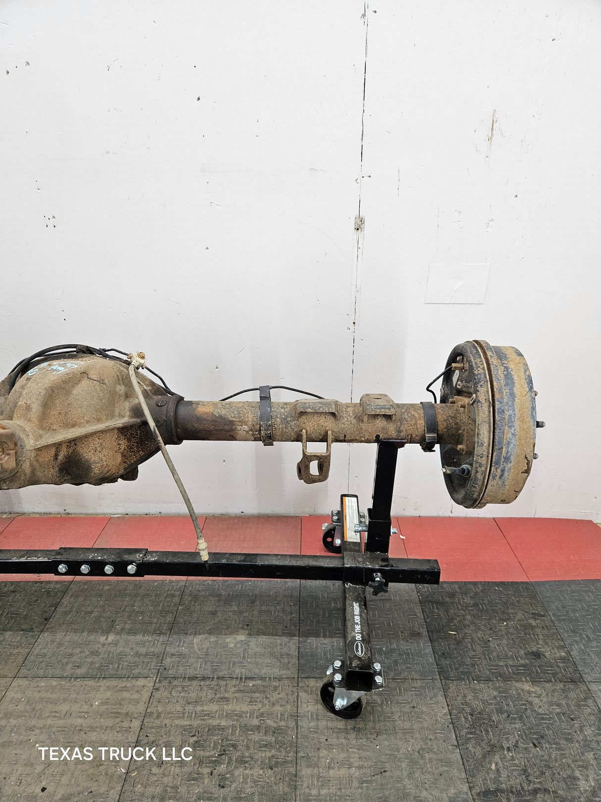 2009-2013 Chevrolet Silverado GMC Sierra 1500 Rear Axle 3.23 Gear Ratio