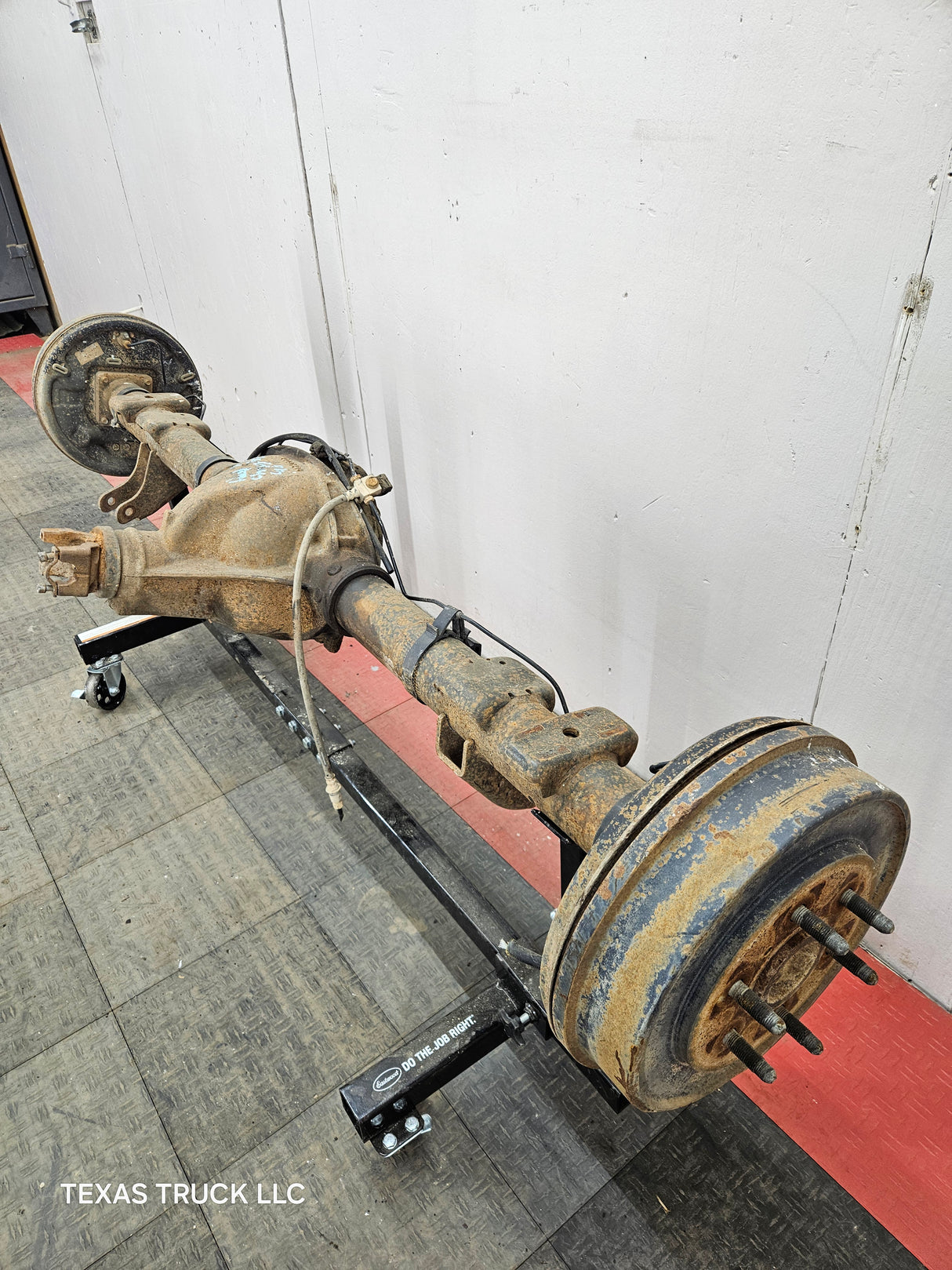 2009-2013 Chevrolet Silverado GMC Sierra 1500 Rear Axle 3.23 Gear Ratio