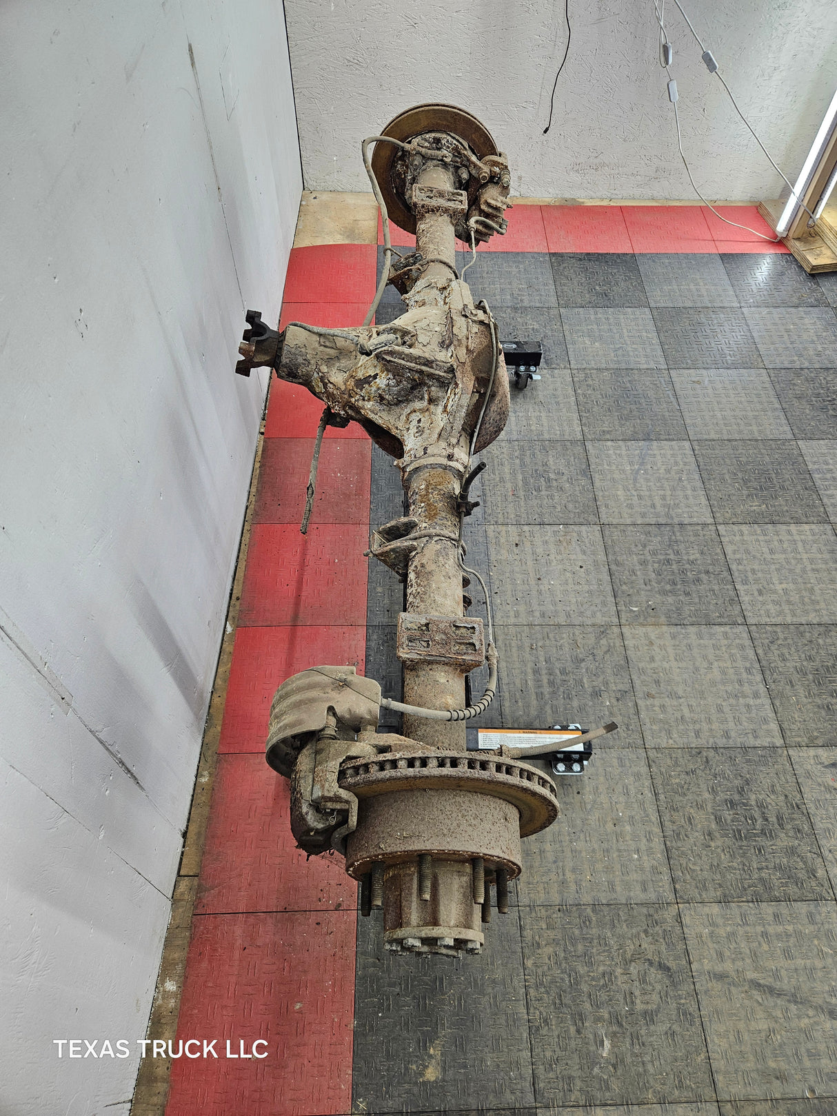1999-2001 Ford Super Duty F250 F350 SRW Rear Axle 3.73 Ratio