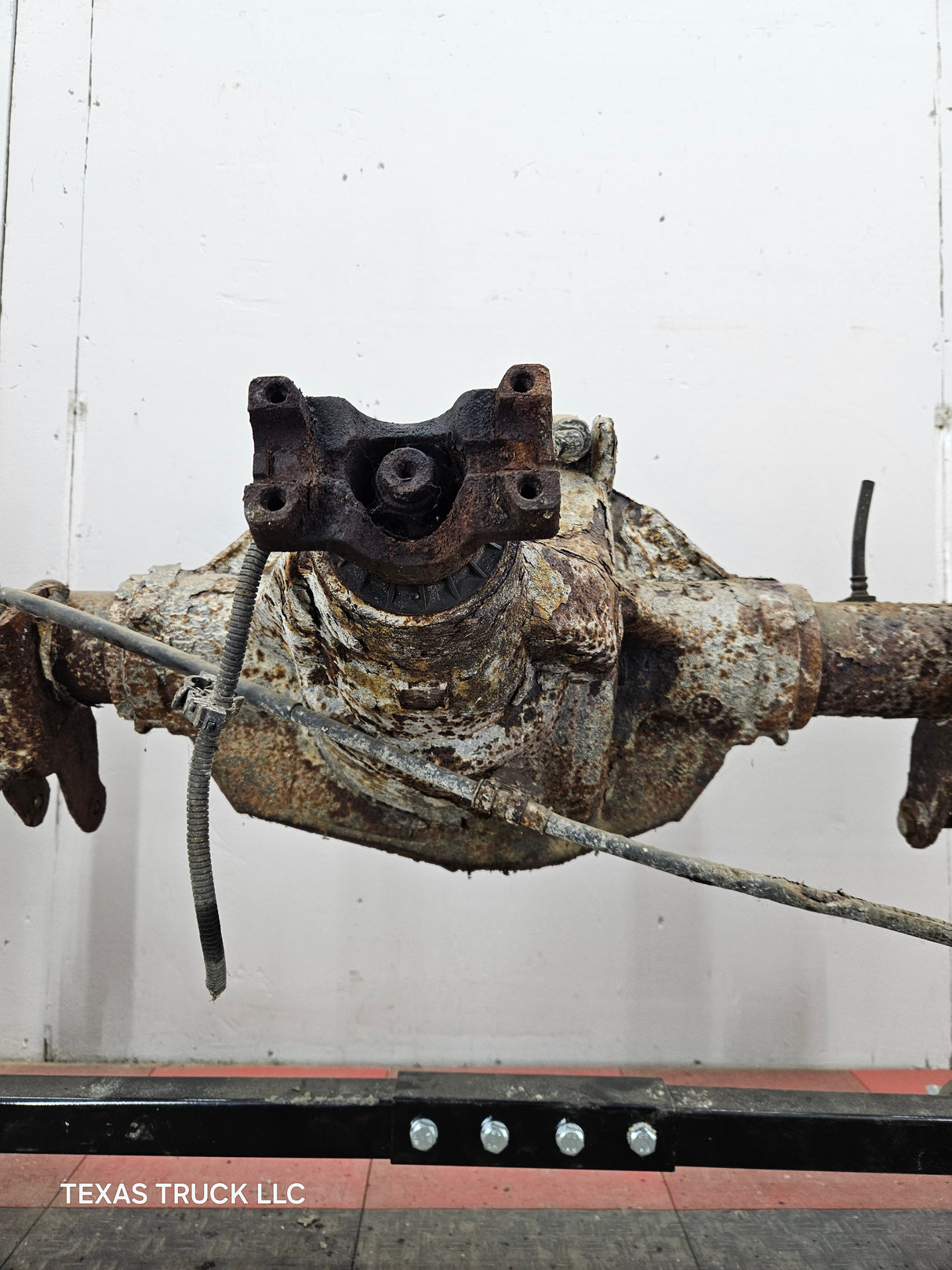 1999-2001 Ford Super Duty F250 F350 SRW Rear Axle 3.73 Ratio