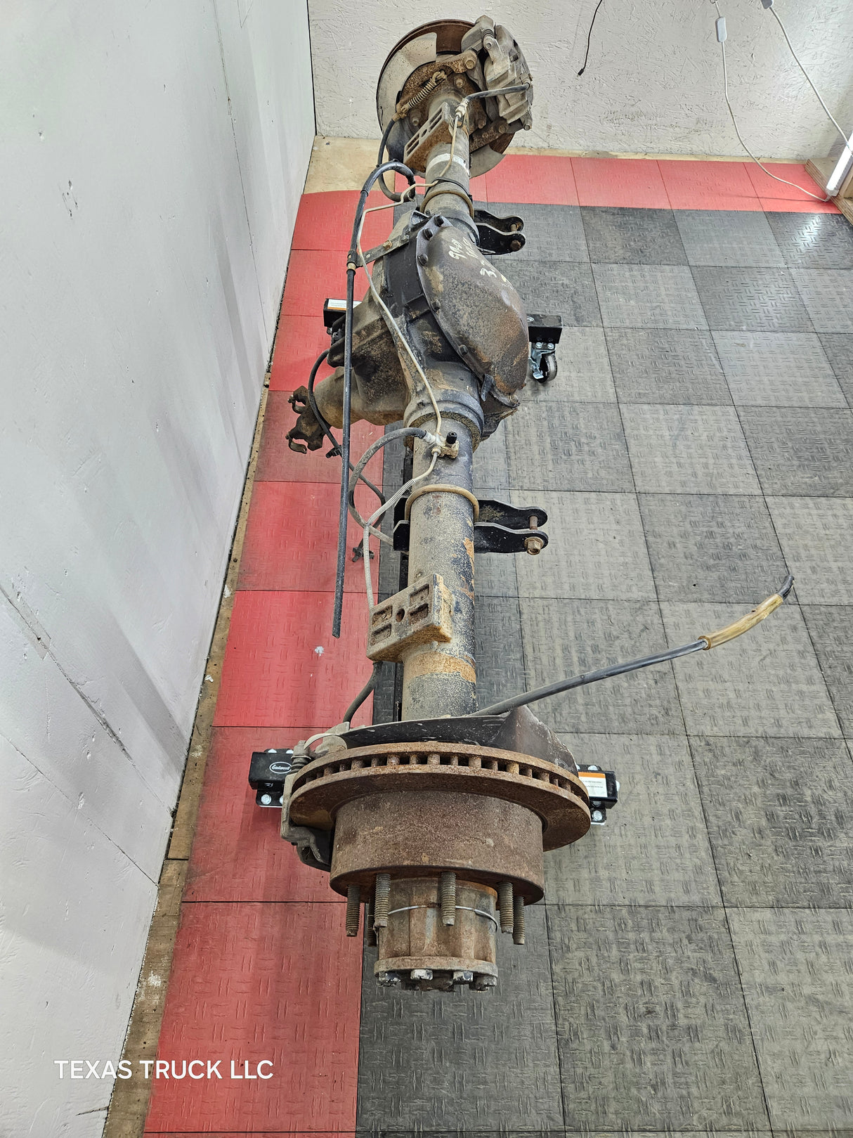 1999-2001 Ford Super Duty F250 F350 SRW Rear Axle 3.73 Ratio