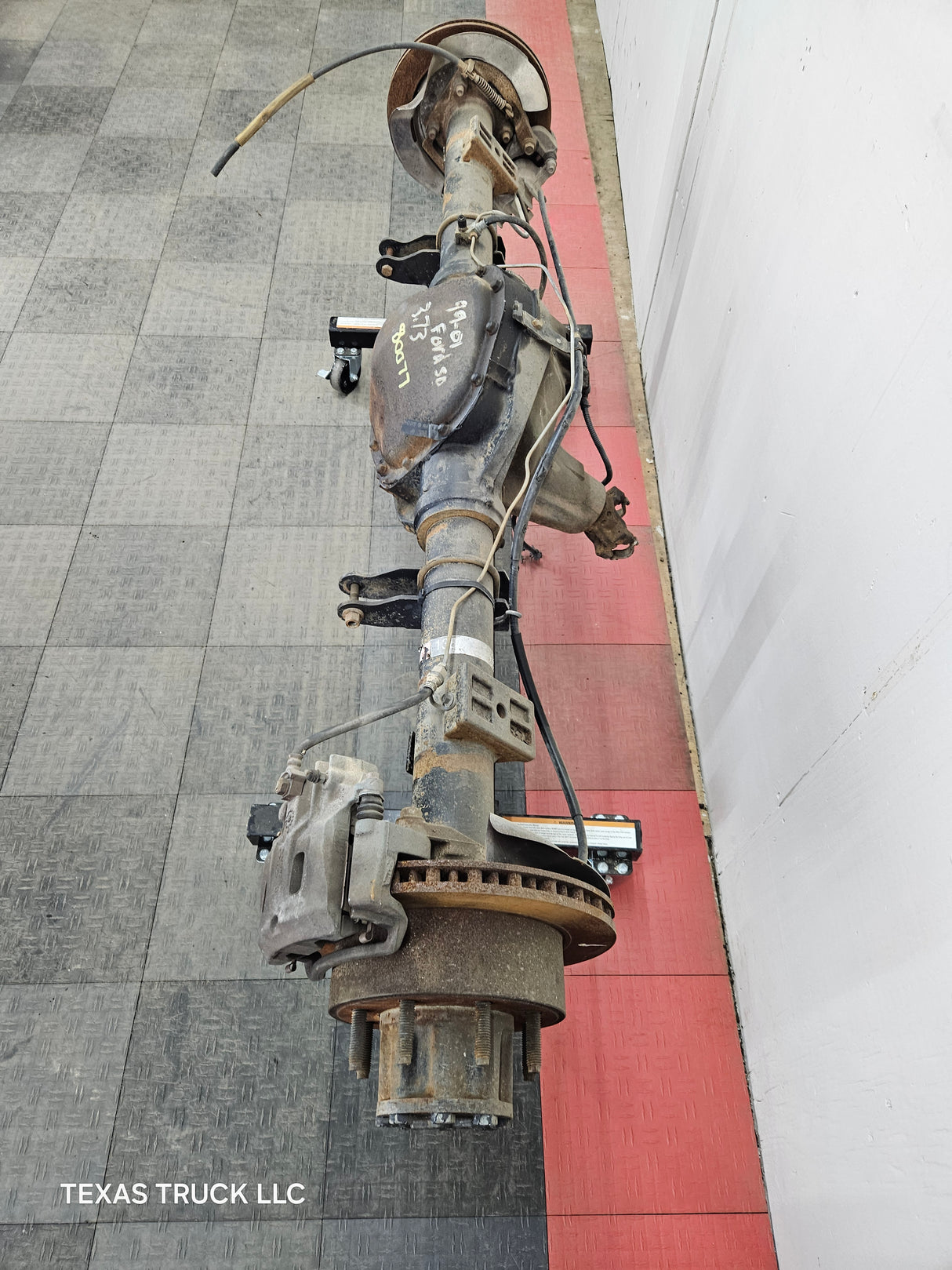 1999-2001 Ford Super Duty F250 F350 SRW Rear Axle 3.73 Ratio
