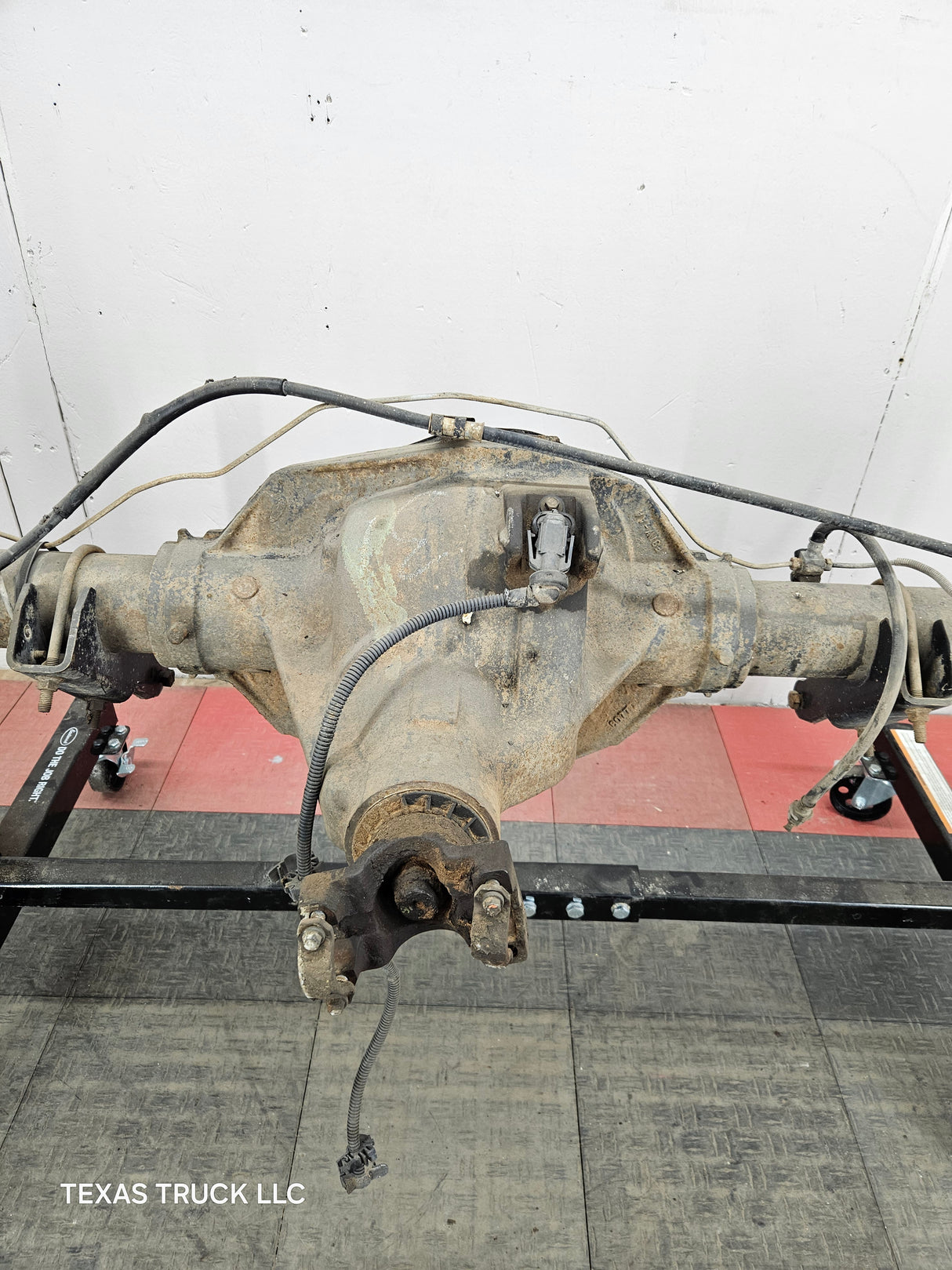 1999-2001 Ford Super Duty F250 F350 SRW Rear Axle 3.73 Ratio