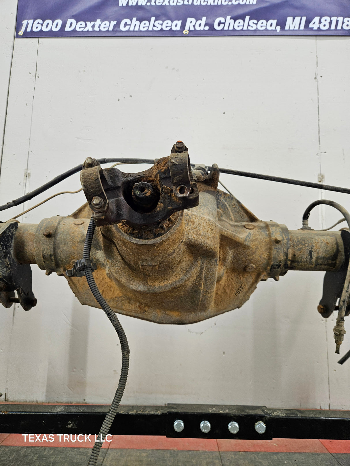1999-2001 Ford Super Duty F250 F350 SRW Rear Axle 3.73 Ratio