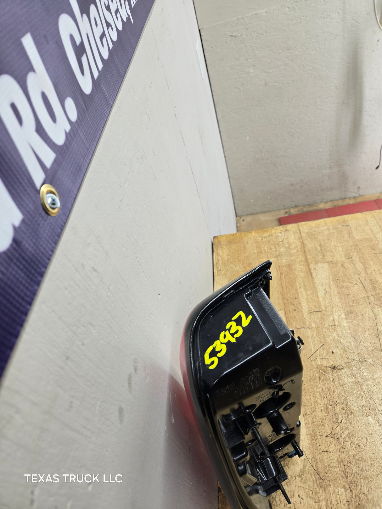 2019-2023 GMC Sierra 1500 2500 3500 HD LH Driver Side Tail Light 85105348