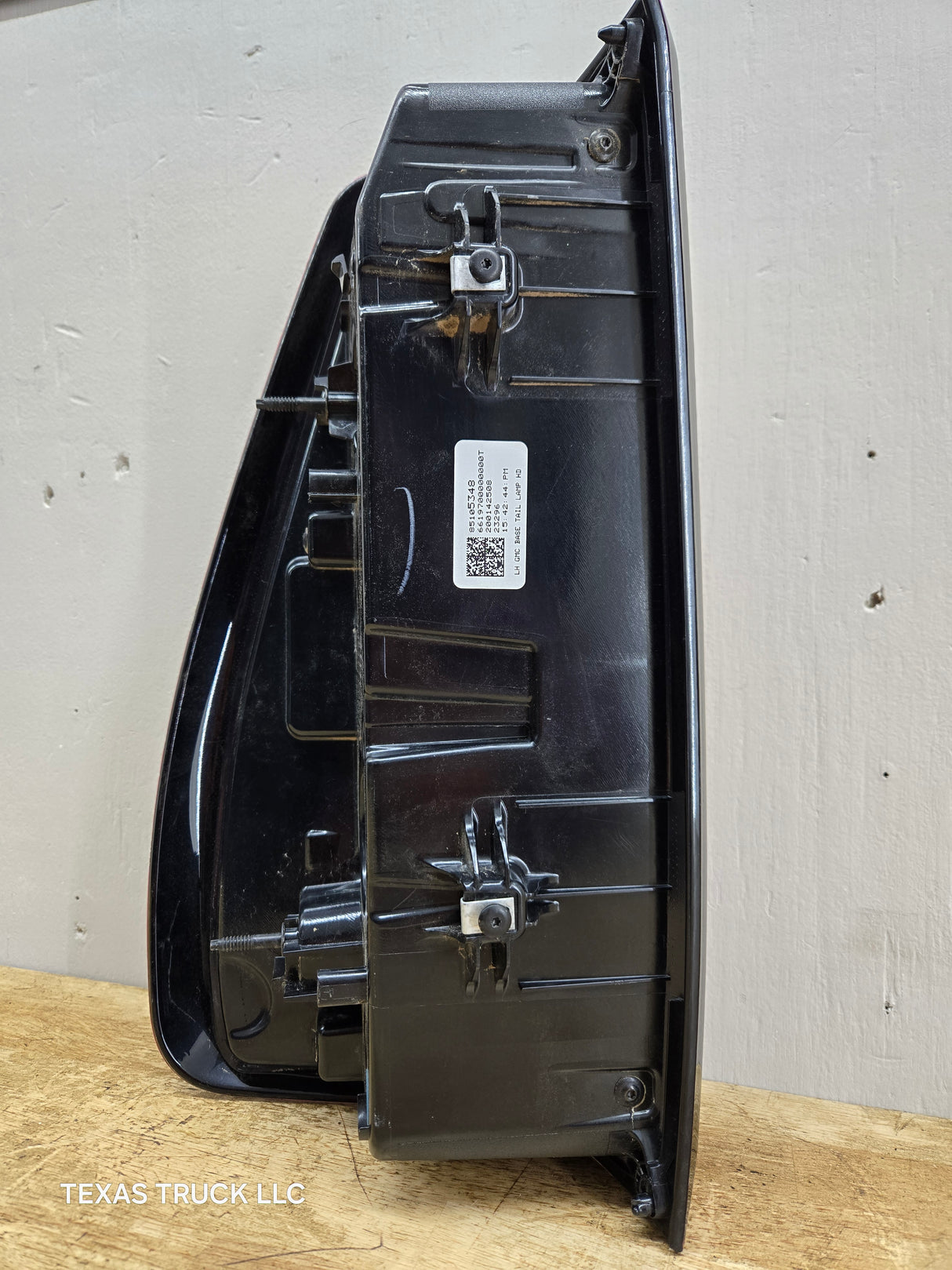 2019-2023 GMC Sierra 1500 2500 3500 HD LH Driver Side Tail Light 85105348