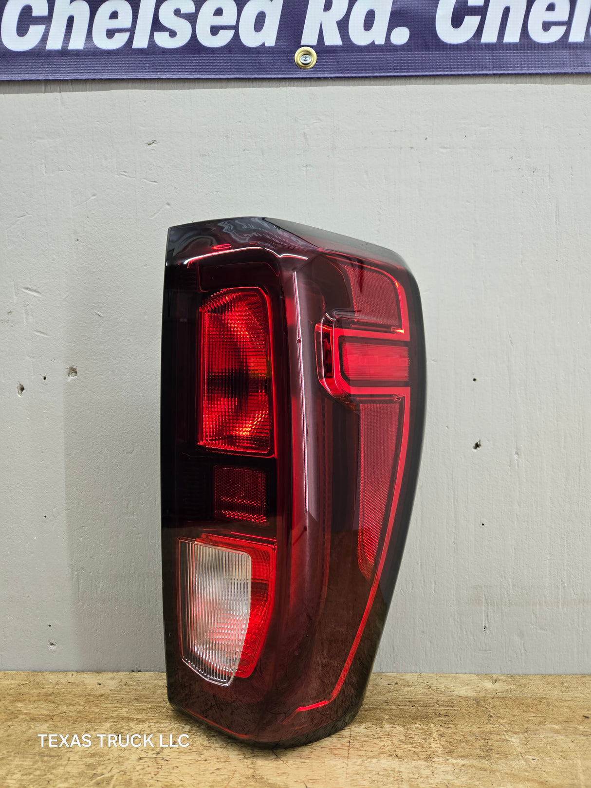 2019-2023 GMC Sierra 1500 2500 3500 HD RH Passenger Side Tail Light 85105349