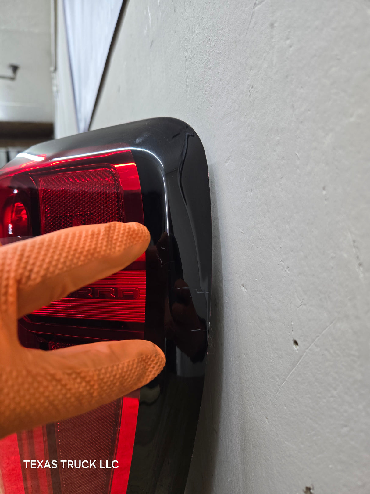 2019-2023 GMC Sierra 1500 2500 3500 HD RH Passenger Side Tail Light 85105349