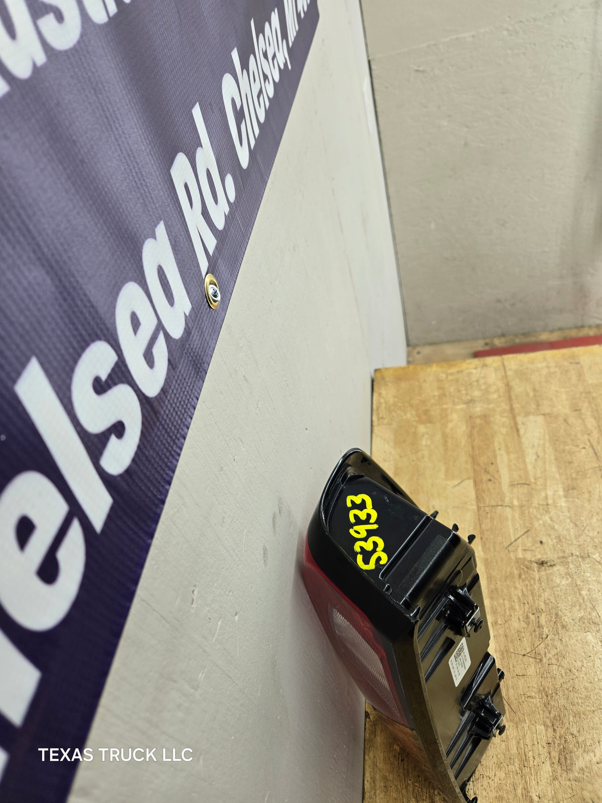 2019-2023 GMC Sierra 1500 2500 3500 HD RH Passenger Side Tail Light 85105349