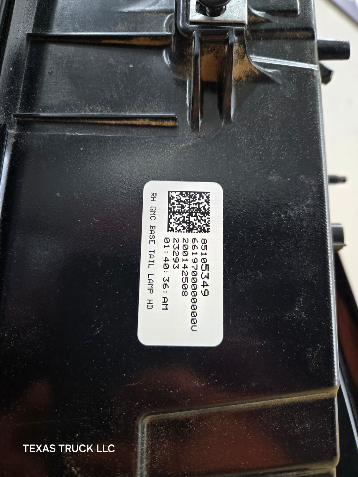 2019-2023 GMC Sierra 1500 2500 3500 HD RH Passenger Side Tail Light 85105349