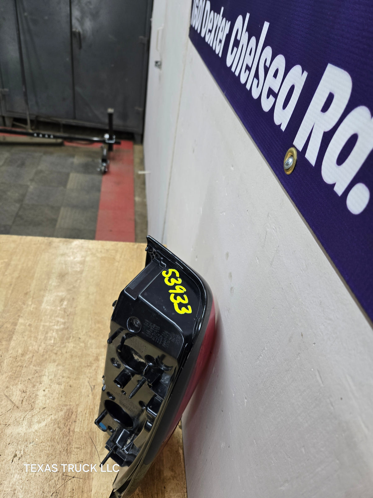 2019-2023 GMC Sierra 1500 2500 3500 HD RH Passenger Side Tail Light 85105349