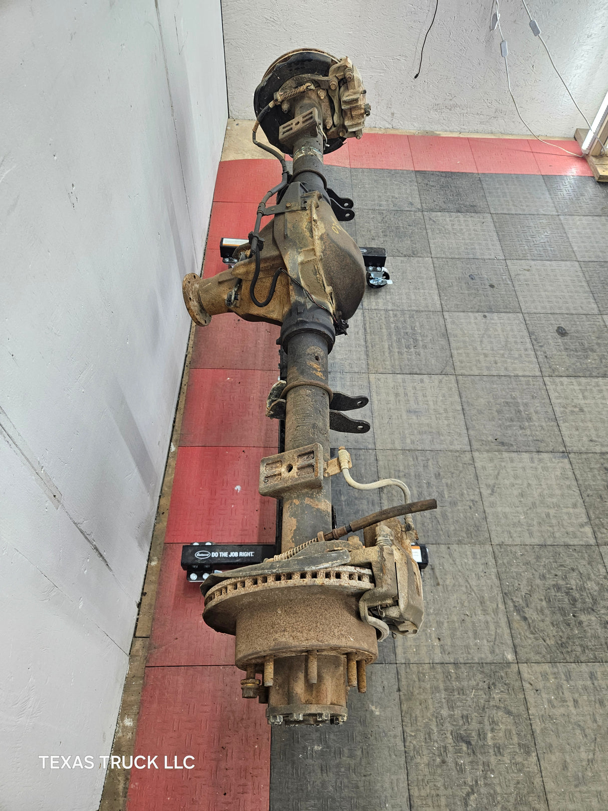 2002-2004 Ford Super Duty F250 F350 SRW Rear Axle 3.73 Gear Ratio