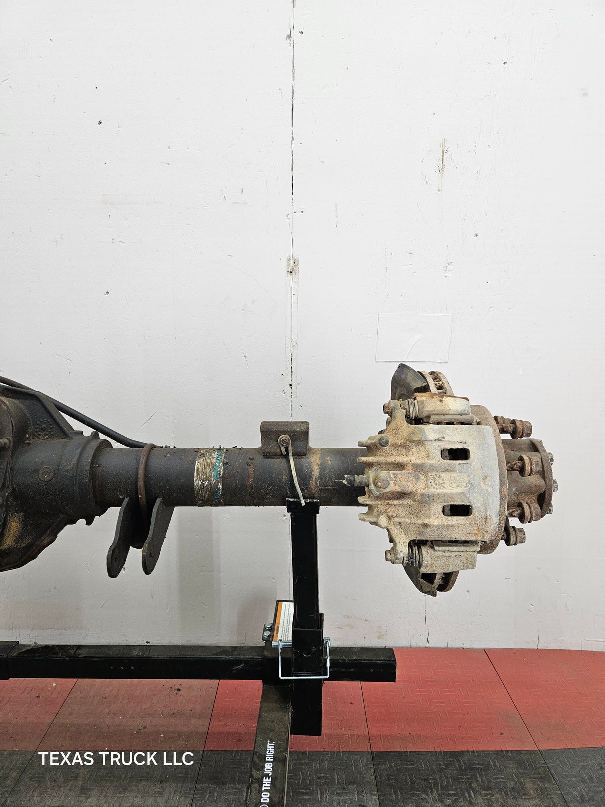 2002-2004 Ford Super Duty F250 F350 SRW Rear Axle 3.73 Gear Ratio