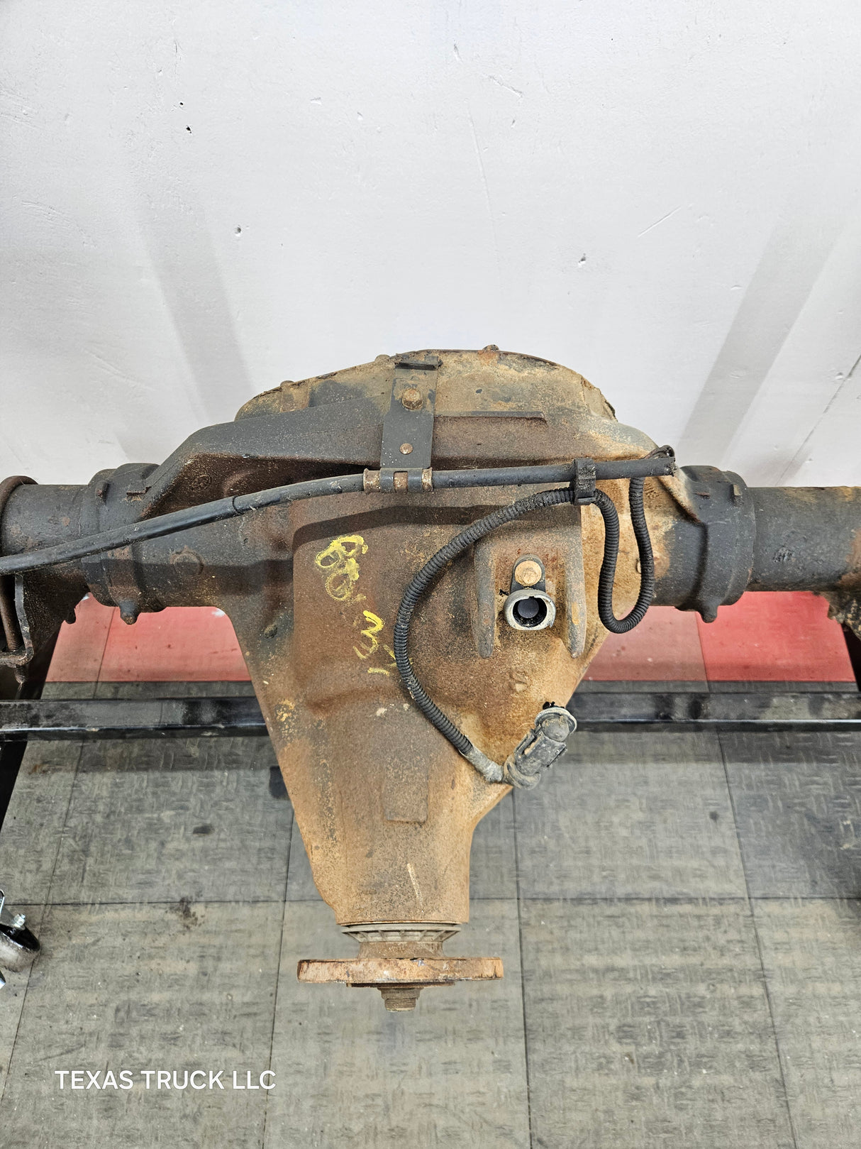 2002-2004 Ford Super Duty F250 F350 SRW Rear Axle 3.73 Gear Ratio