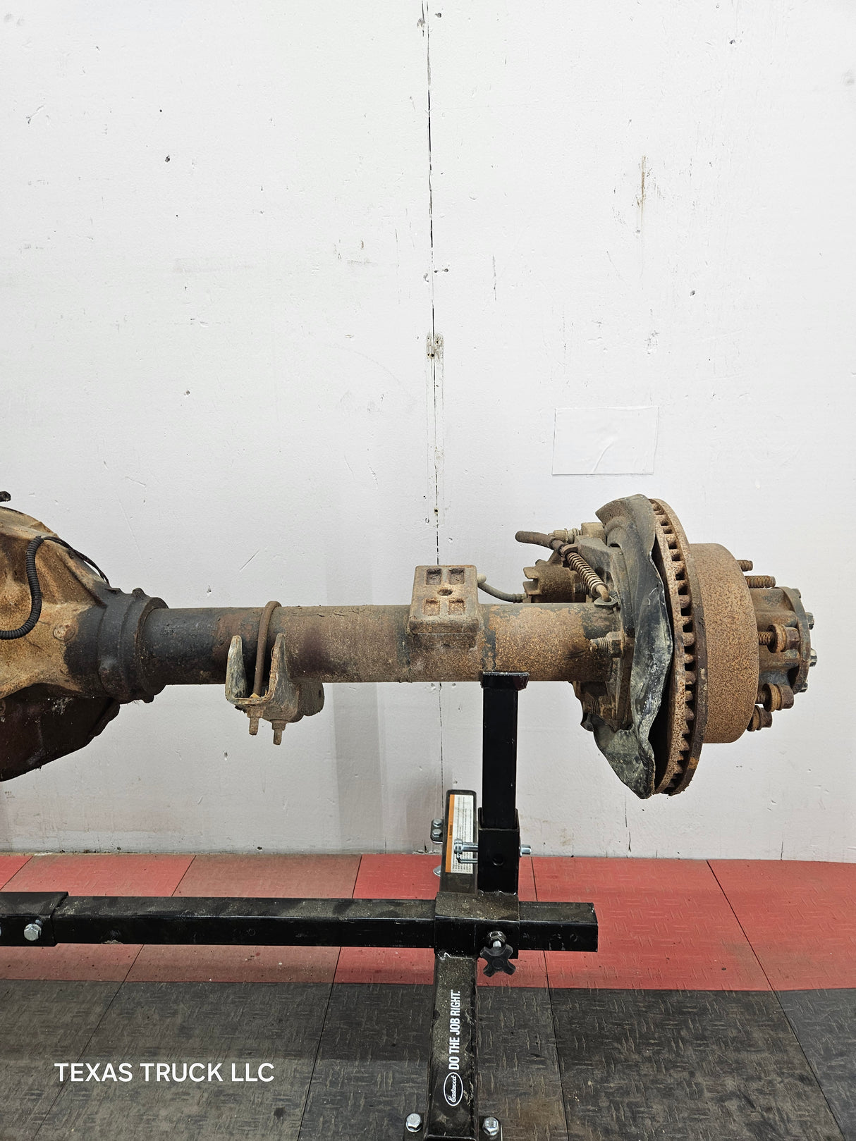 2002-2004 Ford Super Duty F250 F350 SRW Rear Axle 3.73 Gear Ratio