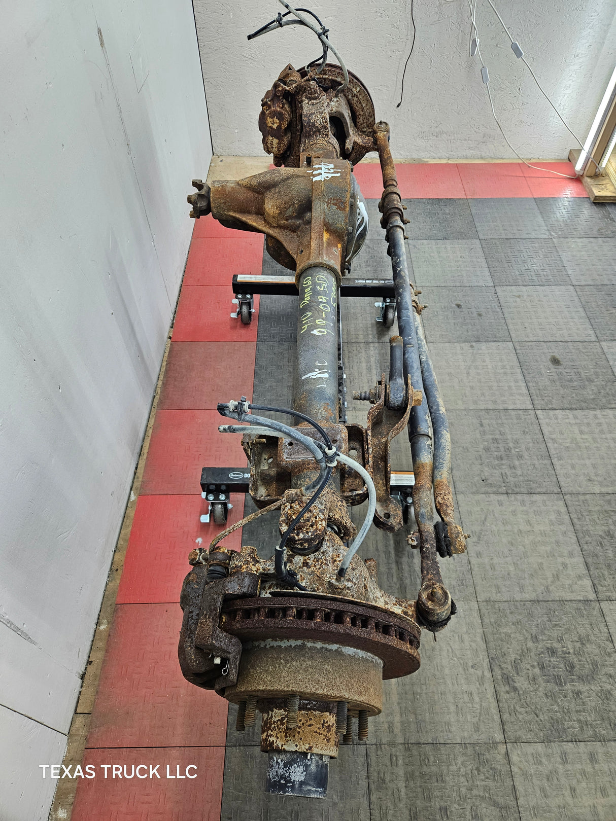 1999-2004 Ford Super Duty F250 F350 SRW Front Axle 4.10 Gear Ratio