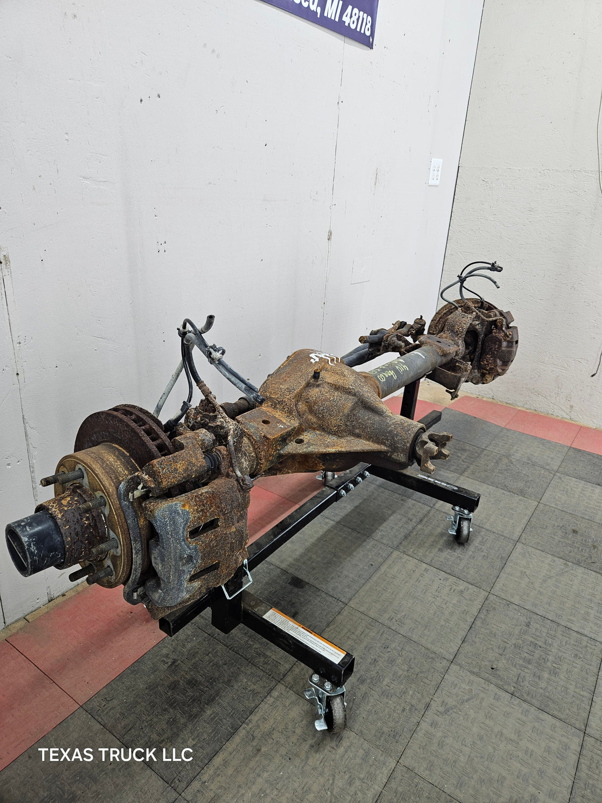 1999-2004 Ford Super Duty F250 F350 SRW Front Axle 4.10 Gear Ratio