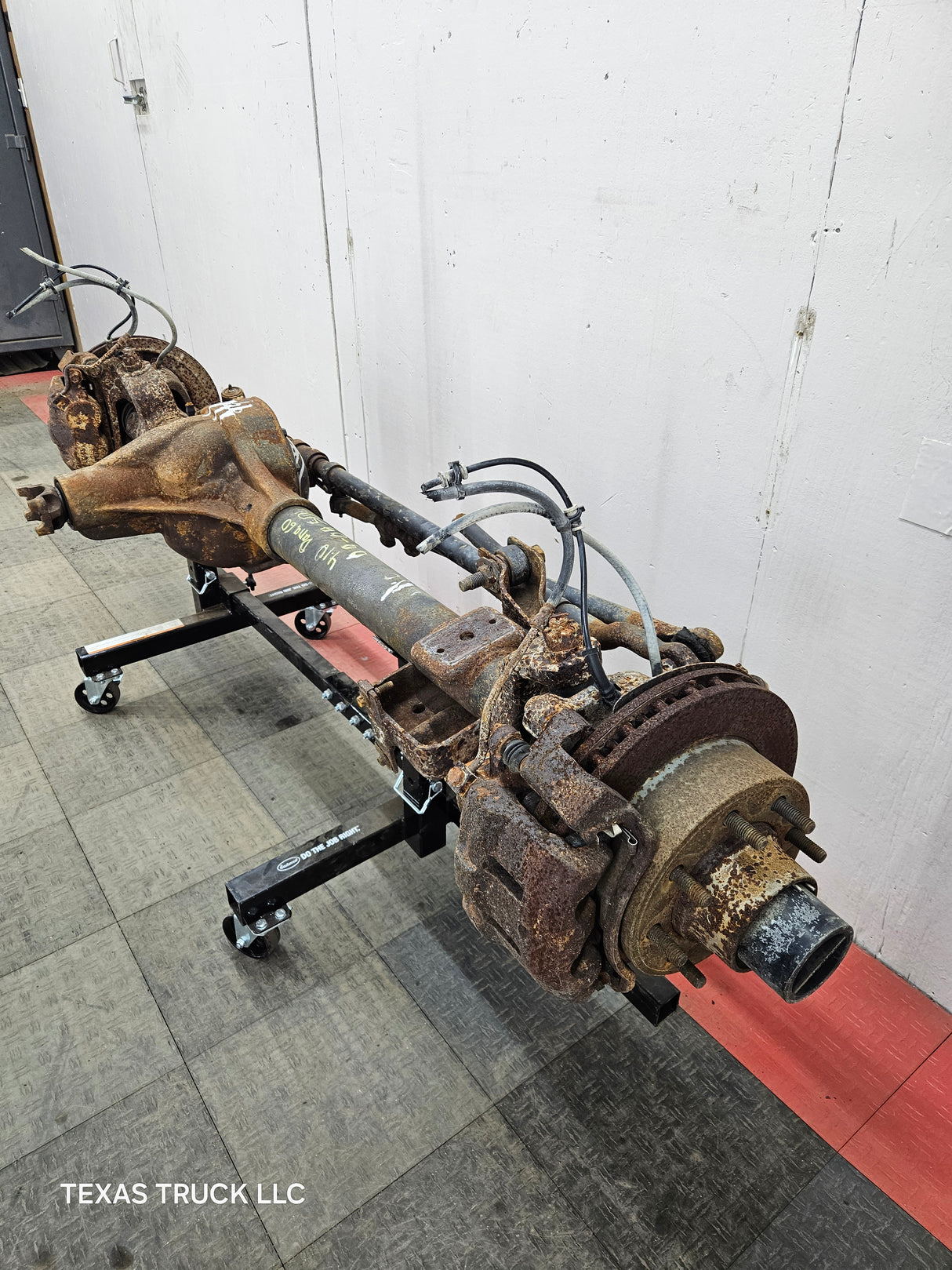 1999-2004 Ford Super Duty F250 F350 SRW Front Axle 4.10 Gear Ratio
