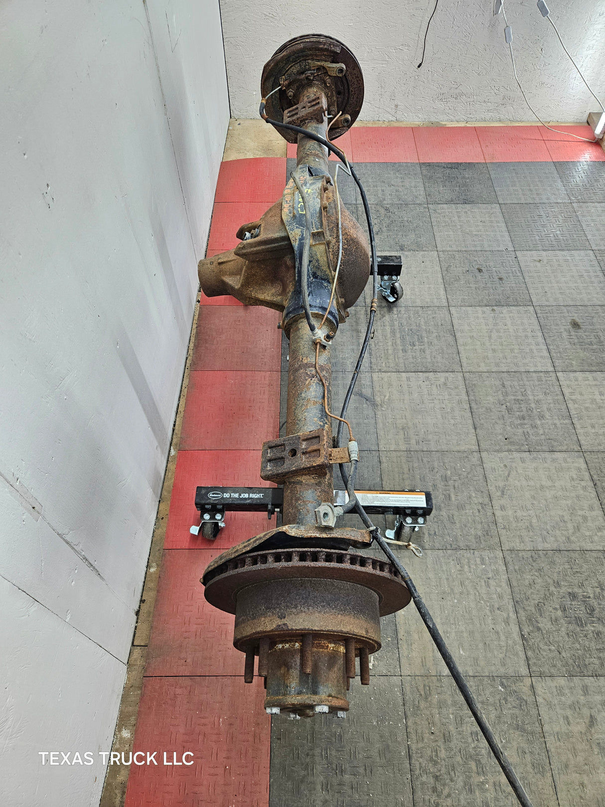 1999-2001 Ford Super Duty F250 F350 SRW Rear Axle - Part Out