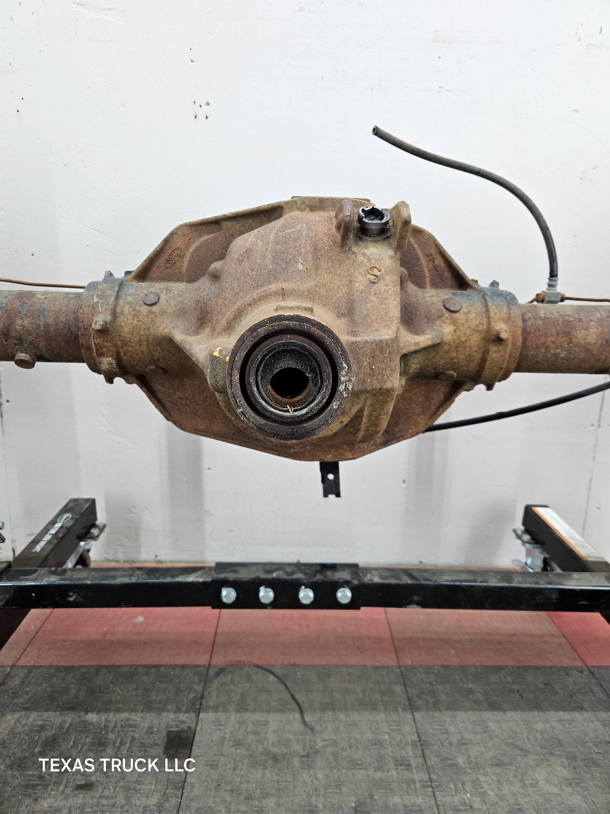 1999-2001 Ford Super Duty F250 F350 SRW Rear Axle - Part Out