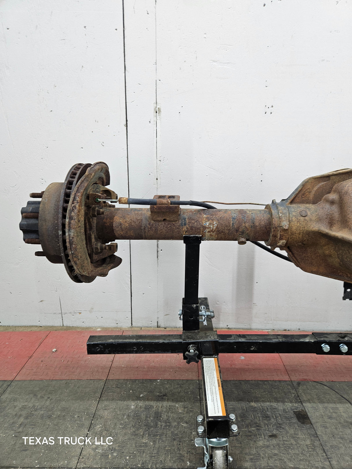1999-2001 Ford Super Duty F250 F350 SRW Rear Axle - Part Out