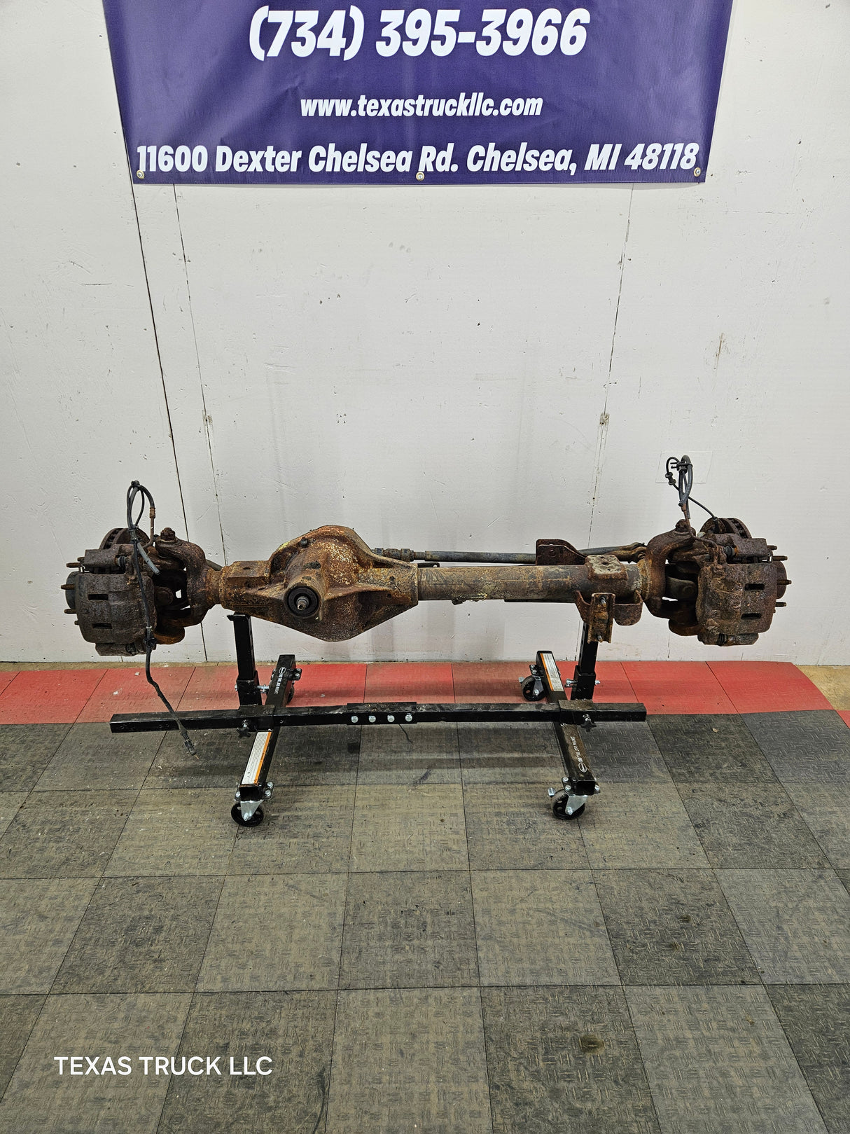 1999-2004 Ford Super Duty F250 F350 SRW Front Axle - For Parts, Part Out