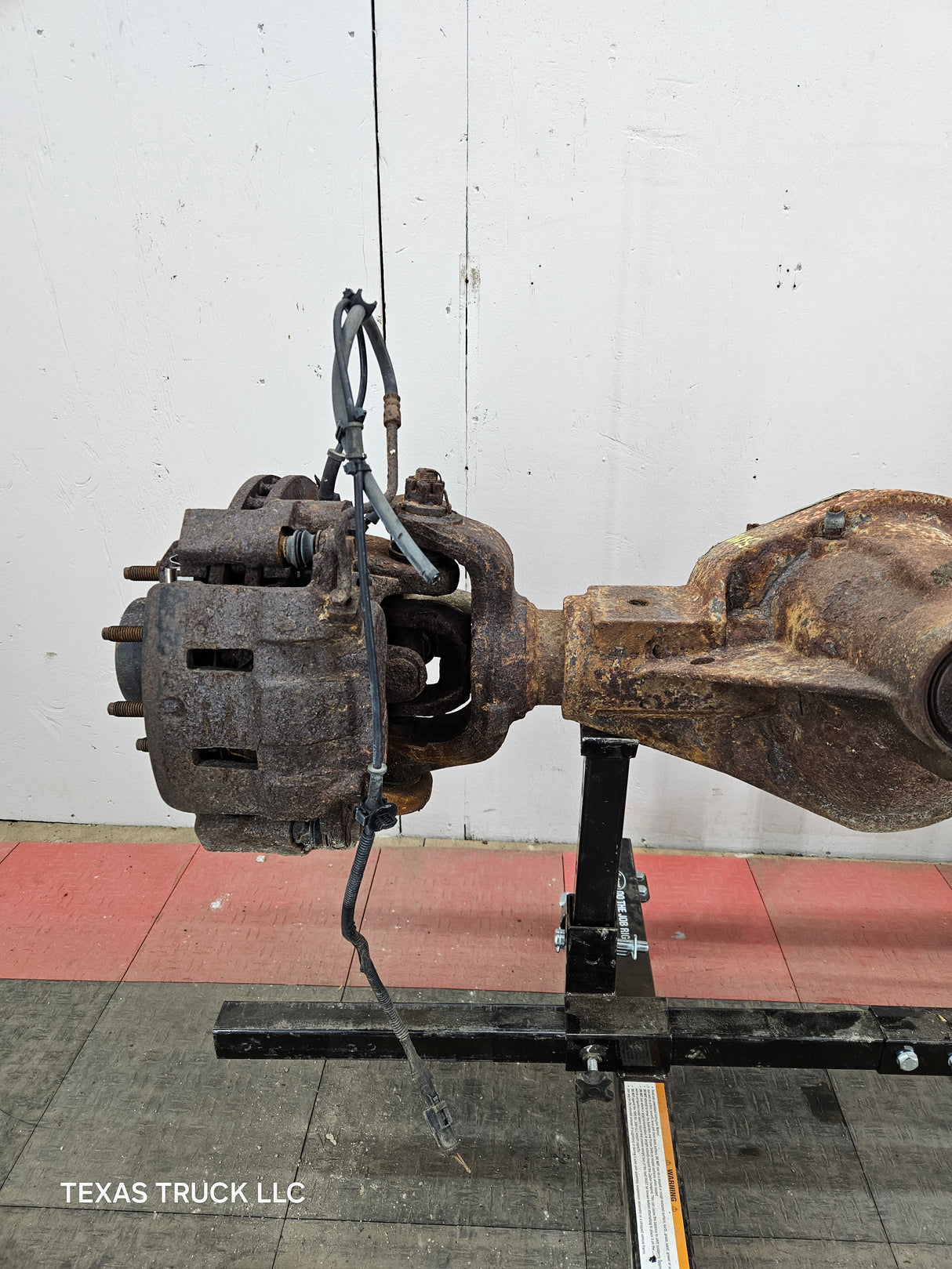 1999-2004 Ford Super Duty F250 F350 SRW Front Axle - For Parts, Part Out