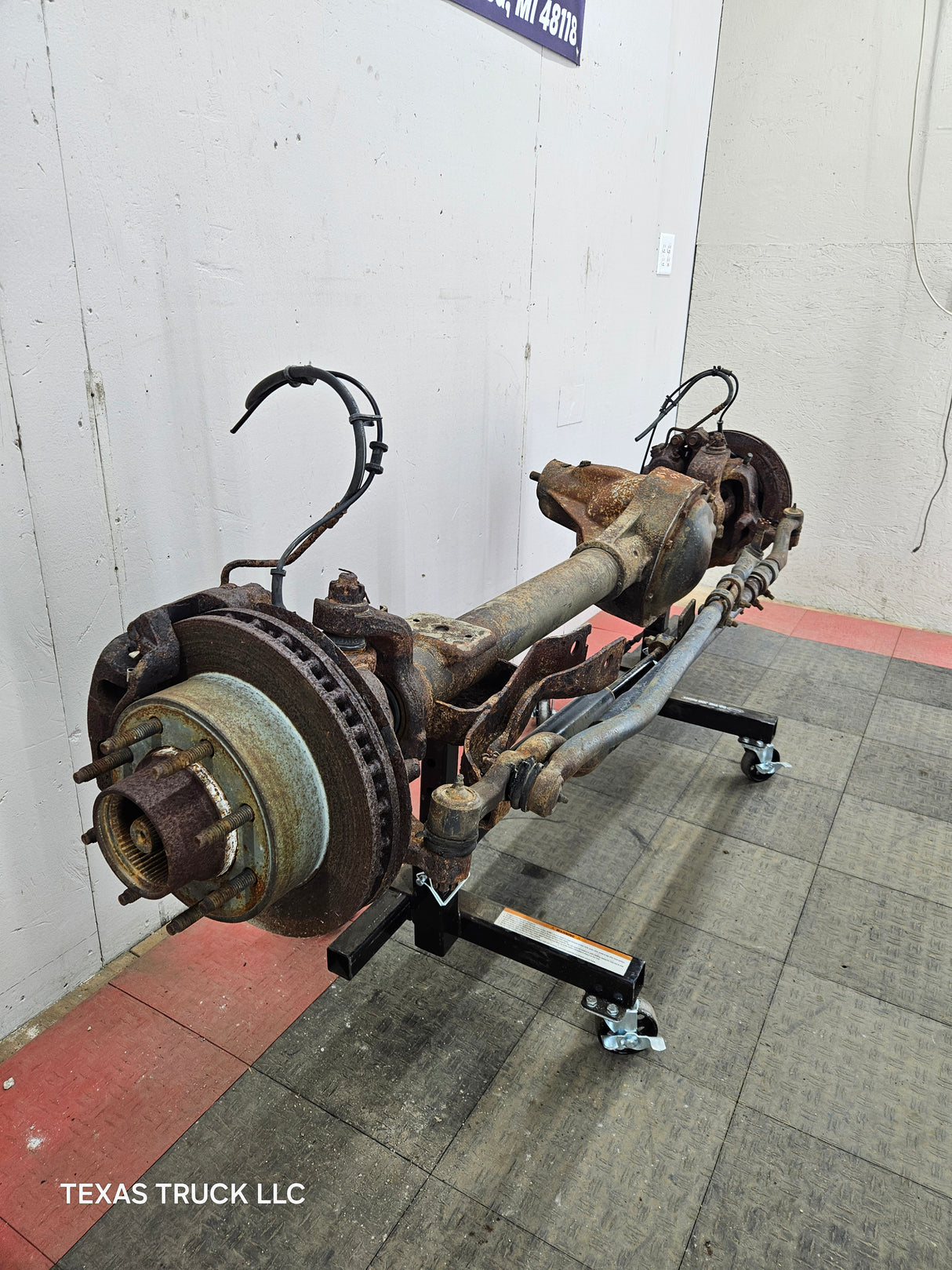 1999-2004 Ford Super Duty F250 F350 SRW Front Axle - For Parts, Part Out