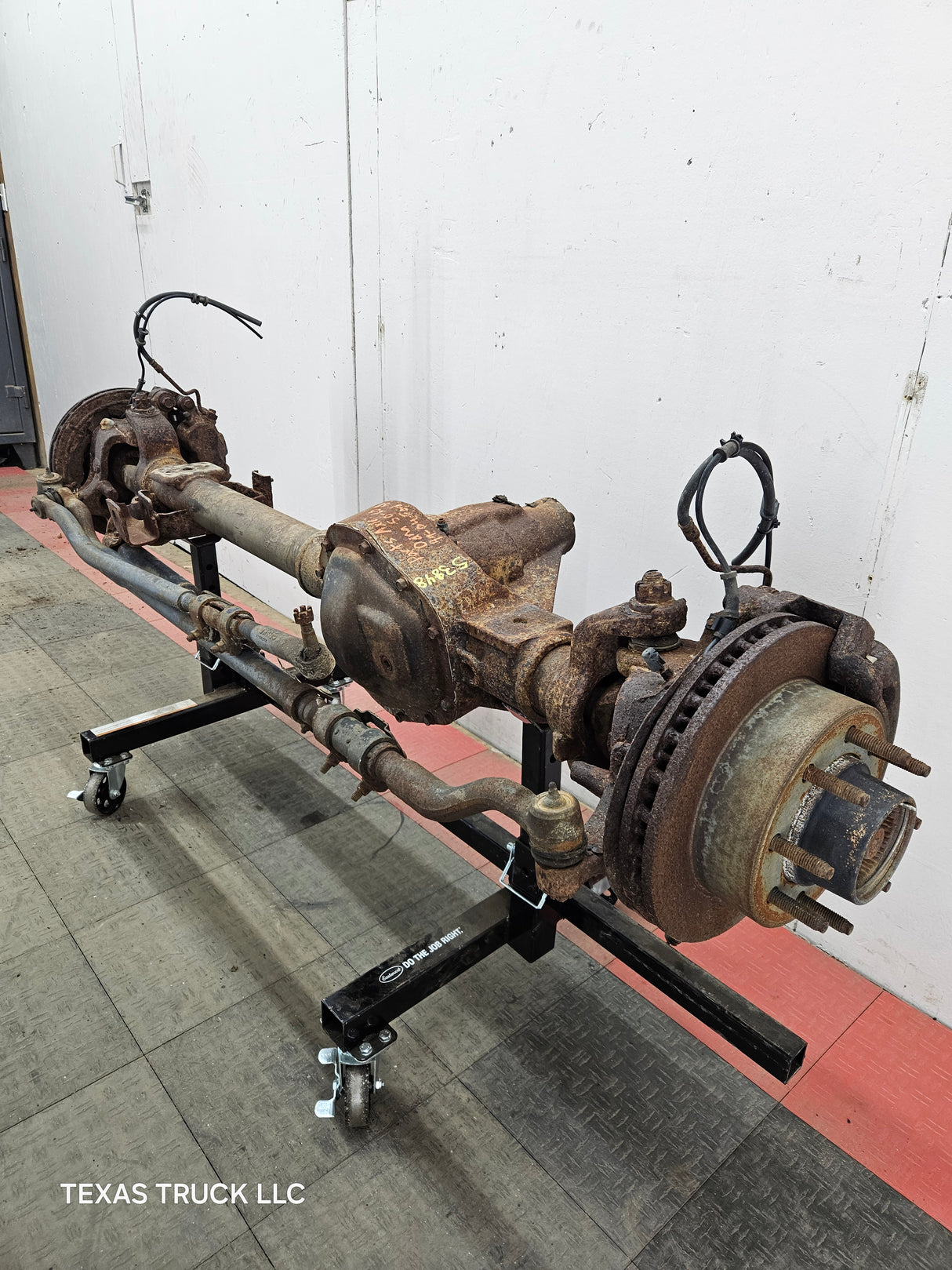 1999-2004 Ford Super Duty F250 F350 SRW Front Axle - For Parts, Part Out