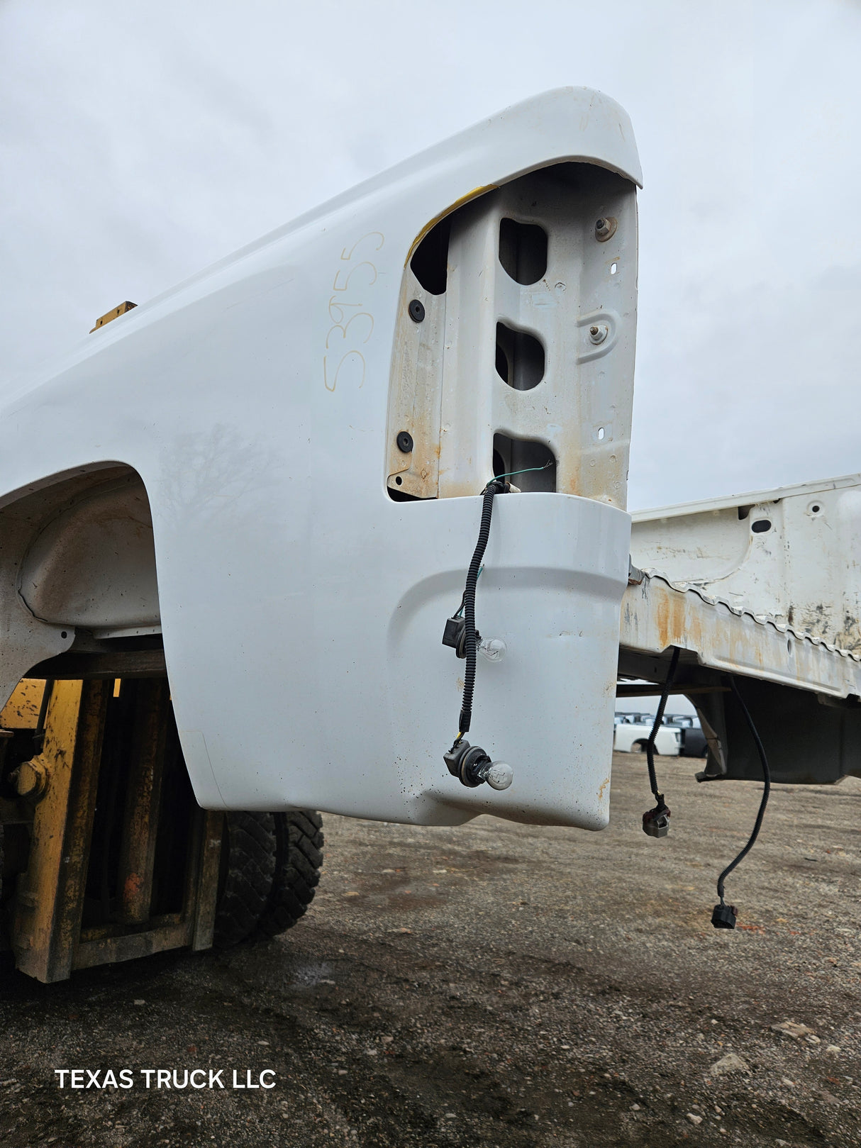 2007-2013 Chevrolet Silverado 1500 2500 3500 HD 6' 6" Short Truck Bed