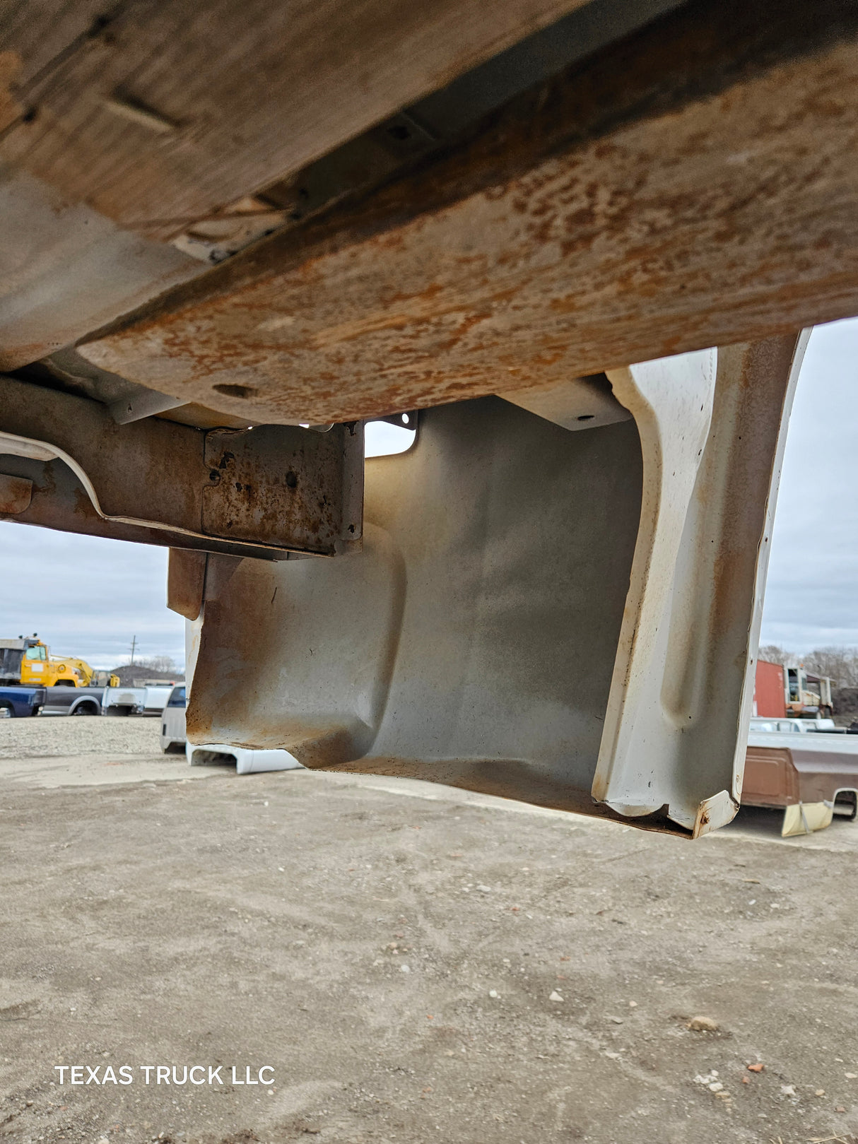 2007-2013 Chevrolet Silverado 1500 2500 3500 HD 6' 6" Short Truck Bed