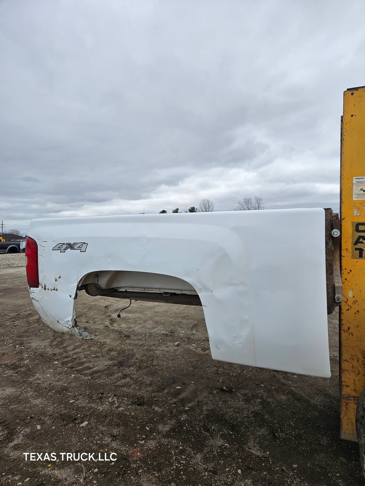 2007-2013 Chevrolet Silverado 1500 2500 3500 HD 6' 6" Short Truck Bed