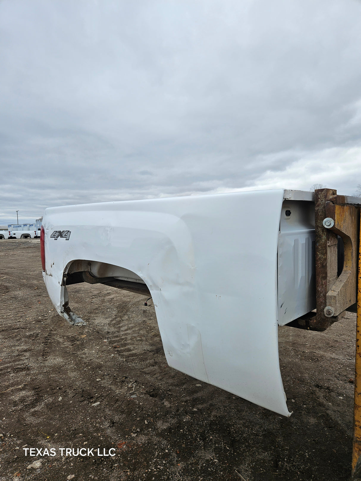 2007-2013 Chevrolet Silverado 1500 2500 3500 HD 6' 6" Short Truck Bed