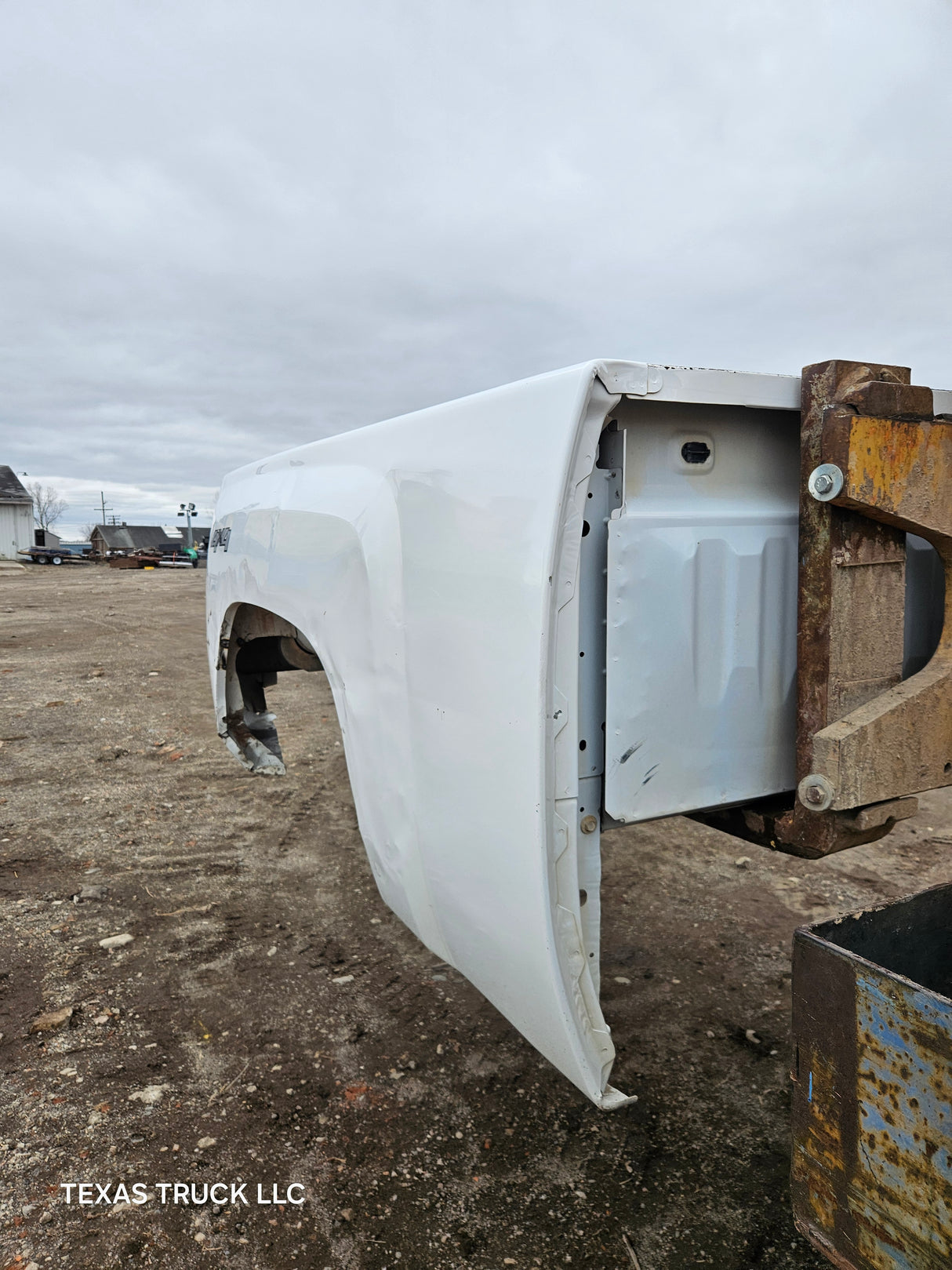 2007-2013 Chevrolet Silverado 1500 2500 3500 HD 6' 6" Short Truck Bed