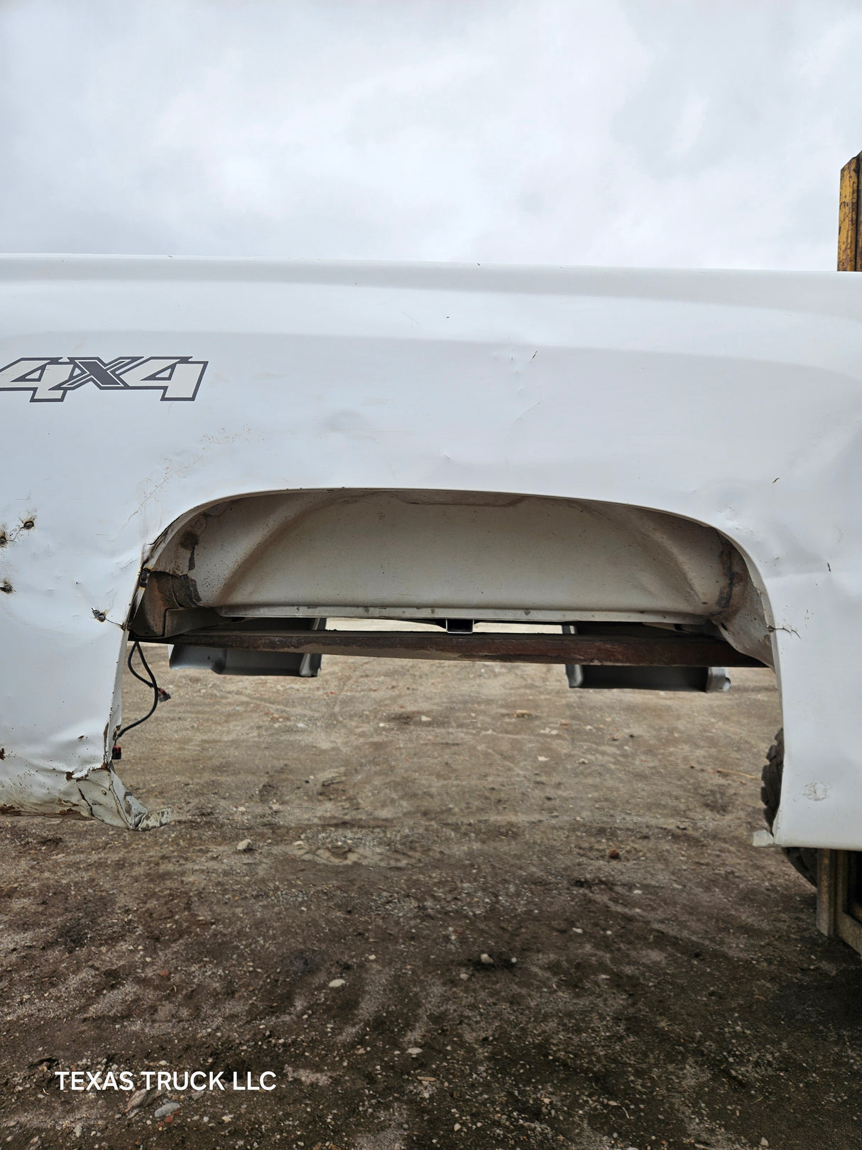 2007-2013 Chevrolet Silverado 1500 2500 3500 HD 6' 6" Short Truck Bed