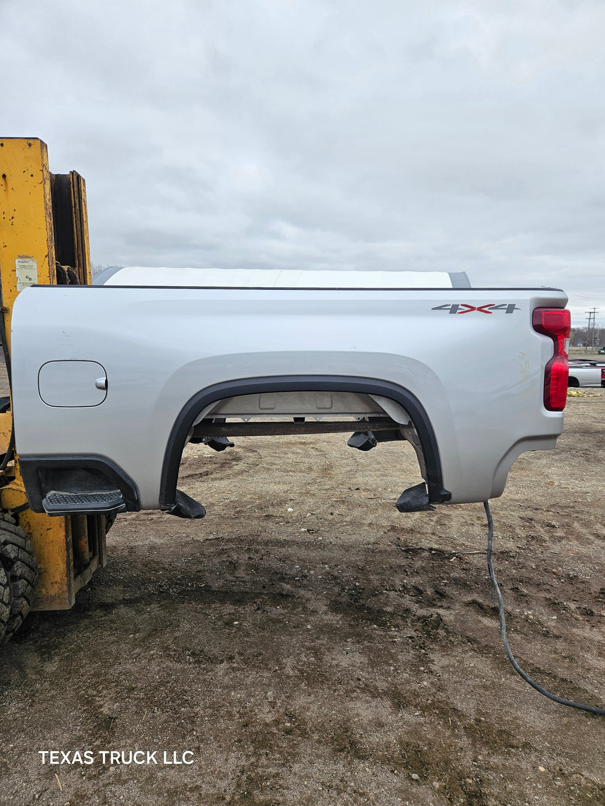 2019-2025 Chevrolet Silverado 2500 3500 HD 6' 6" Short Truck Bed