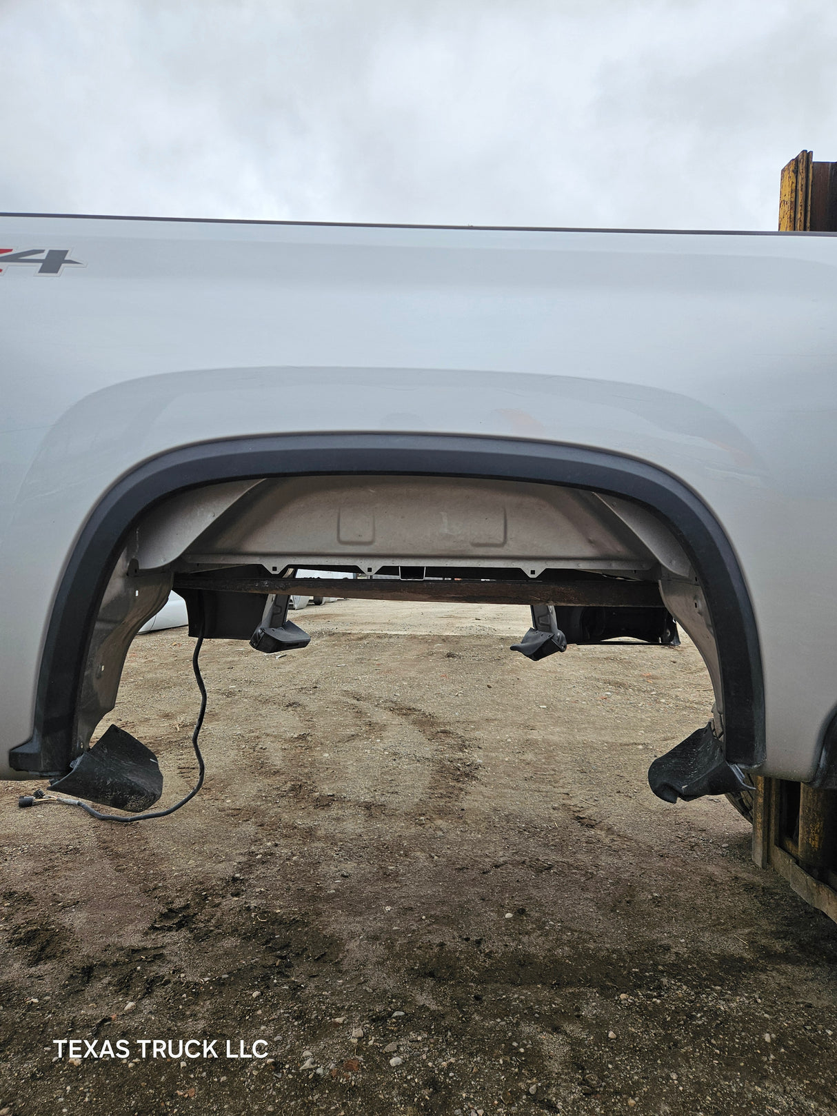 2019-2025 Chevrolet Silverado 2500 3500 HD 6' 6" Short Truck Bed