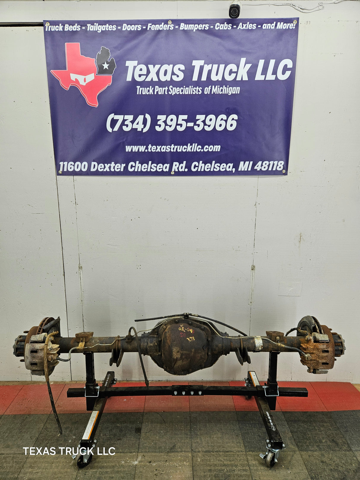 2002-2004 Ford Super Duty F250 F350 SRW Rear Axle 3.73 Gear Ratio