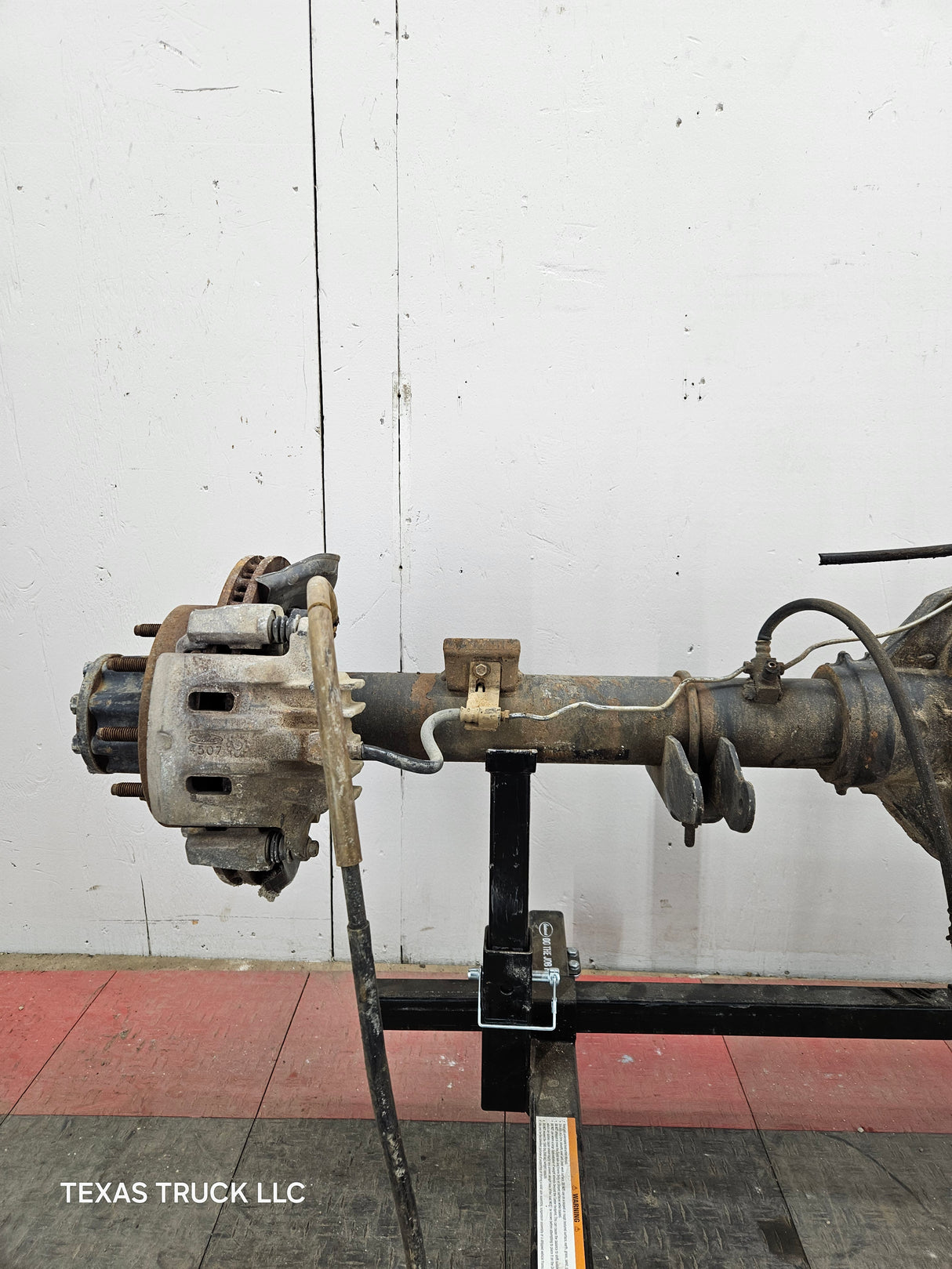 2002-2004 Ford Super Duty F250 F350 SRW Rear Axle 3.73 Gear Ratio