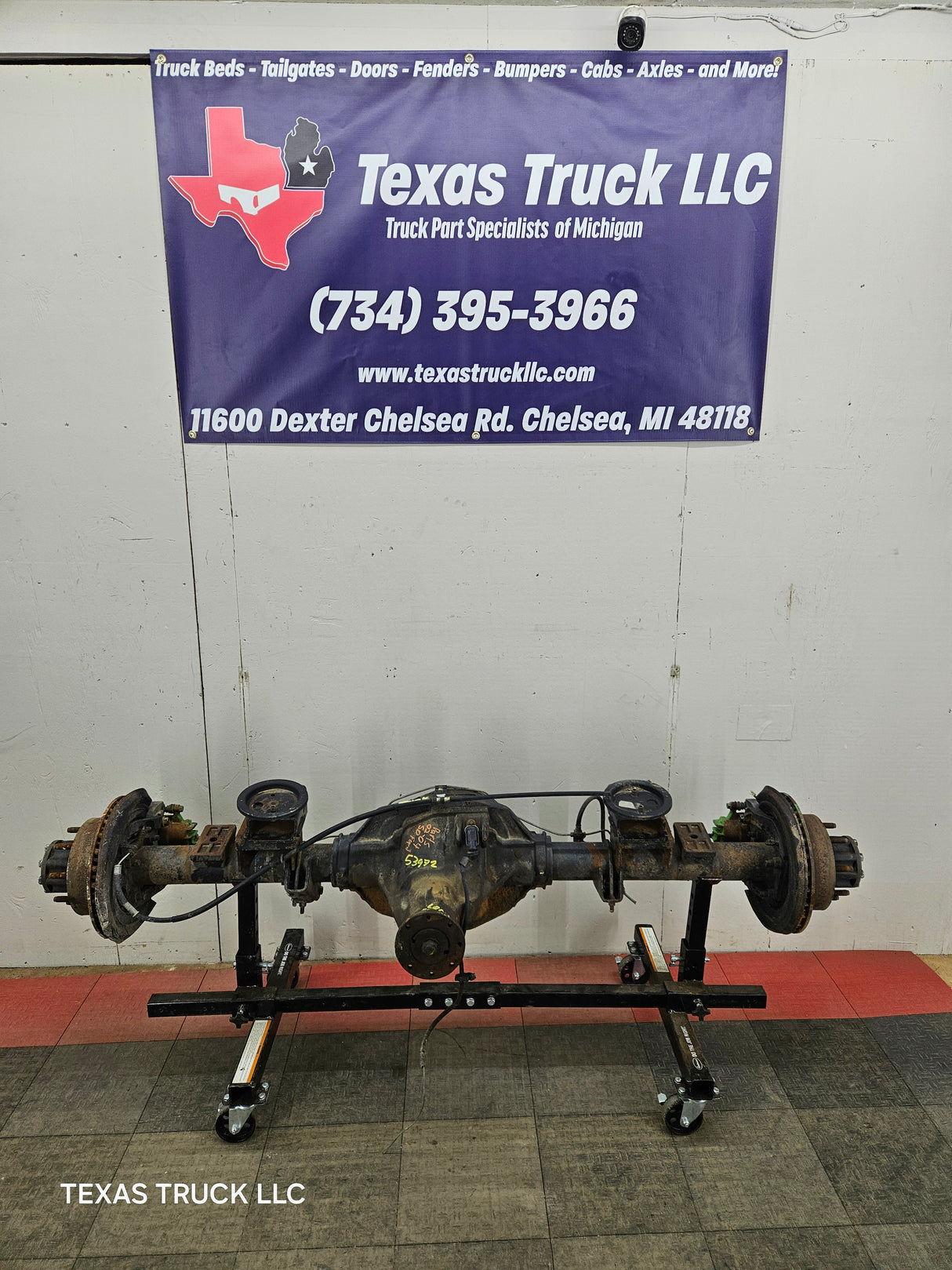 2002-2004 Ford Super Duty F250 F350 SRW Rear Axle 3.73 Gear Ratio - Part Out